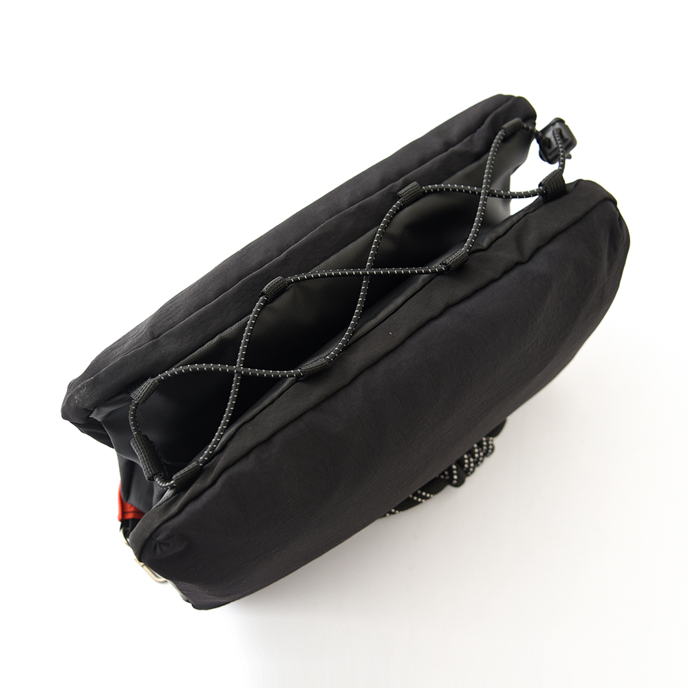 トポロジー Topologie Bottle Sacoche ボトルサコッシュ トポロジー ショルダーバッグ 大容量 ストラップ付き ブラック シルバー グリーン