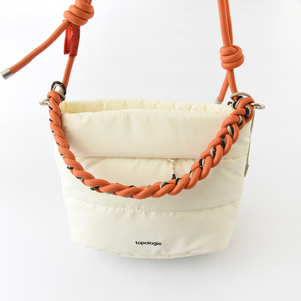 Topologie トポロジー Besace べサス ショルダーバッグ ボディバッグ ストラップ付き スタイリッシュ  レディース メンズ ブラック オフホワイト モスグリーン