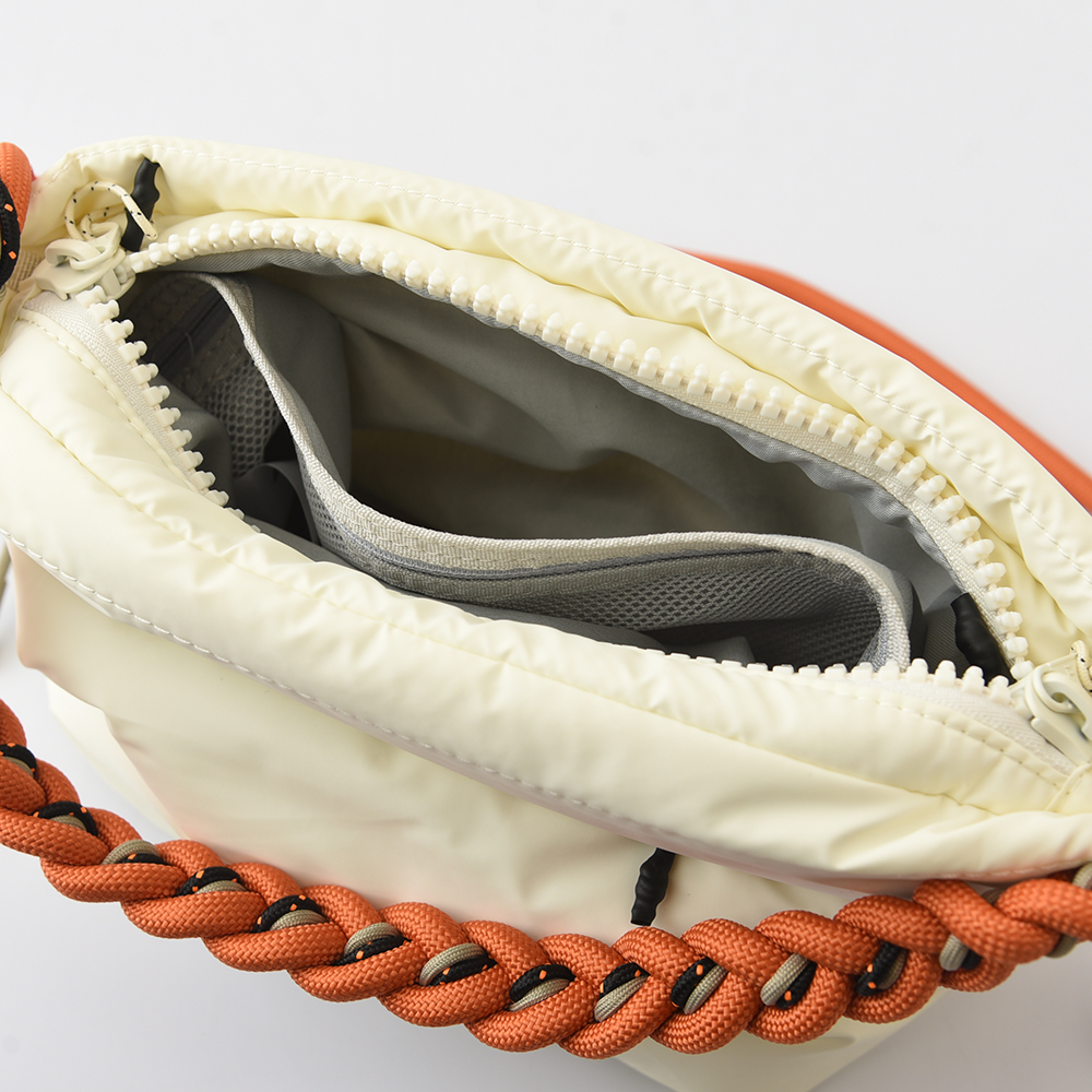 Topologie トポロジー Besace べサス ショルダーバッグ ボディバッグ ストラップ付き スタイリッシュ  レディース メンズ ブラック オフホワイト モスグリーン