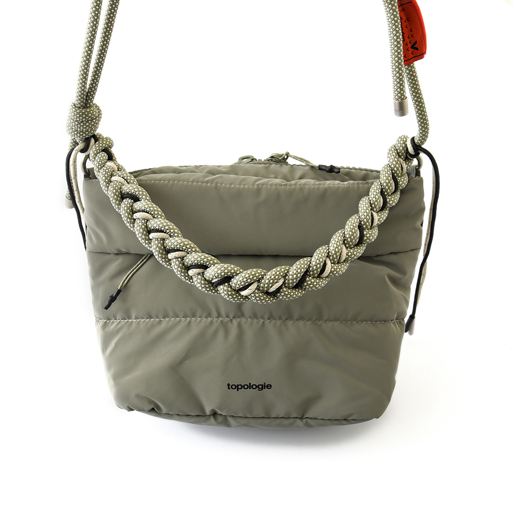 Topologie トポロジー Besace べサス ショルダーバッグ ボディバッグ ストラップ付き スタイリッシュ  レディース メンズ ブラック オフホワイト モスグリーン