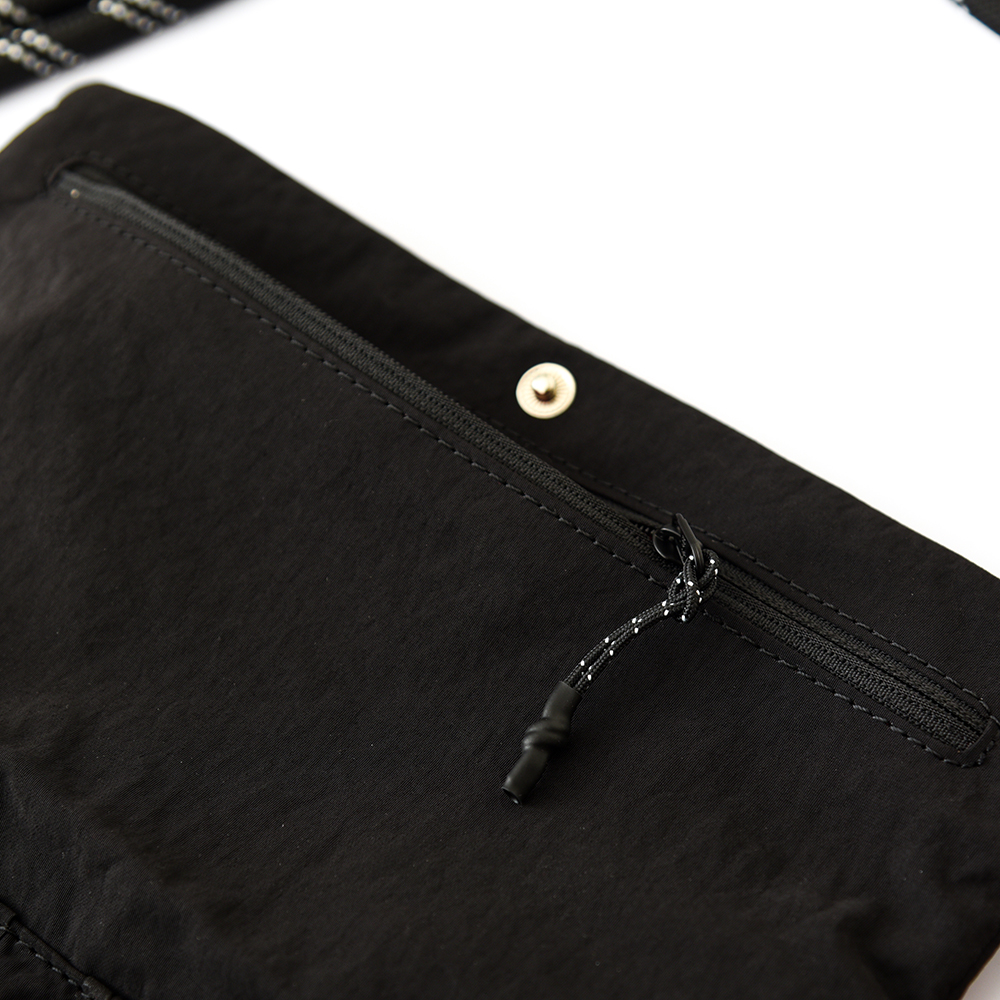 トポロジー topologie Bottle Sacoche ボトルサコッシュ ショルダーバッグ 大容量 ストラップ付き ブラック