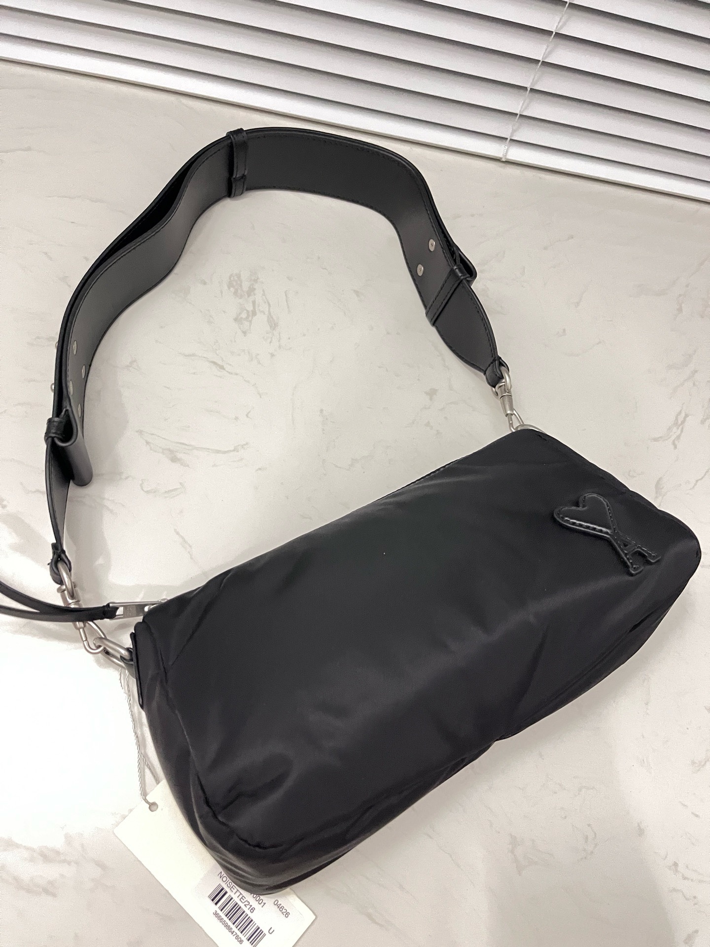 AMI Paris アミパリス ロゴ ショルダーバッグ  バッグ カバン