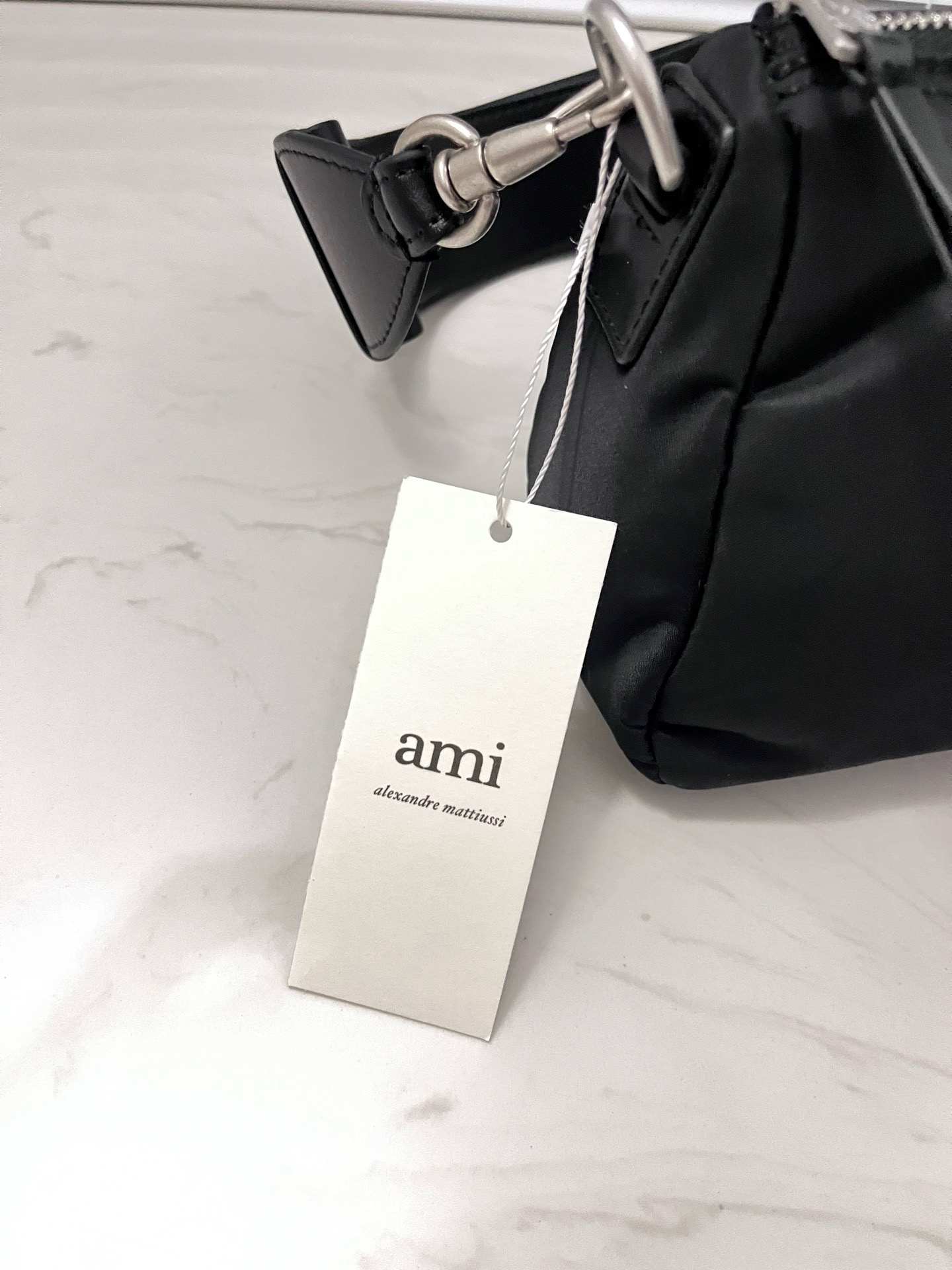 AMI Paris アミパリス ロゴ ショルダーバッグ  バッグ カバン