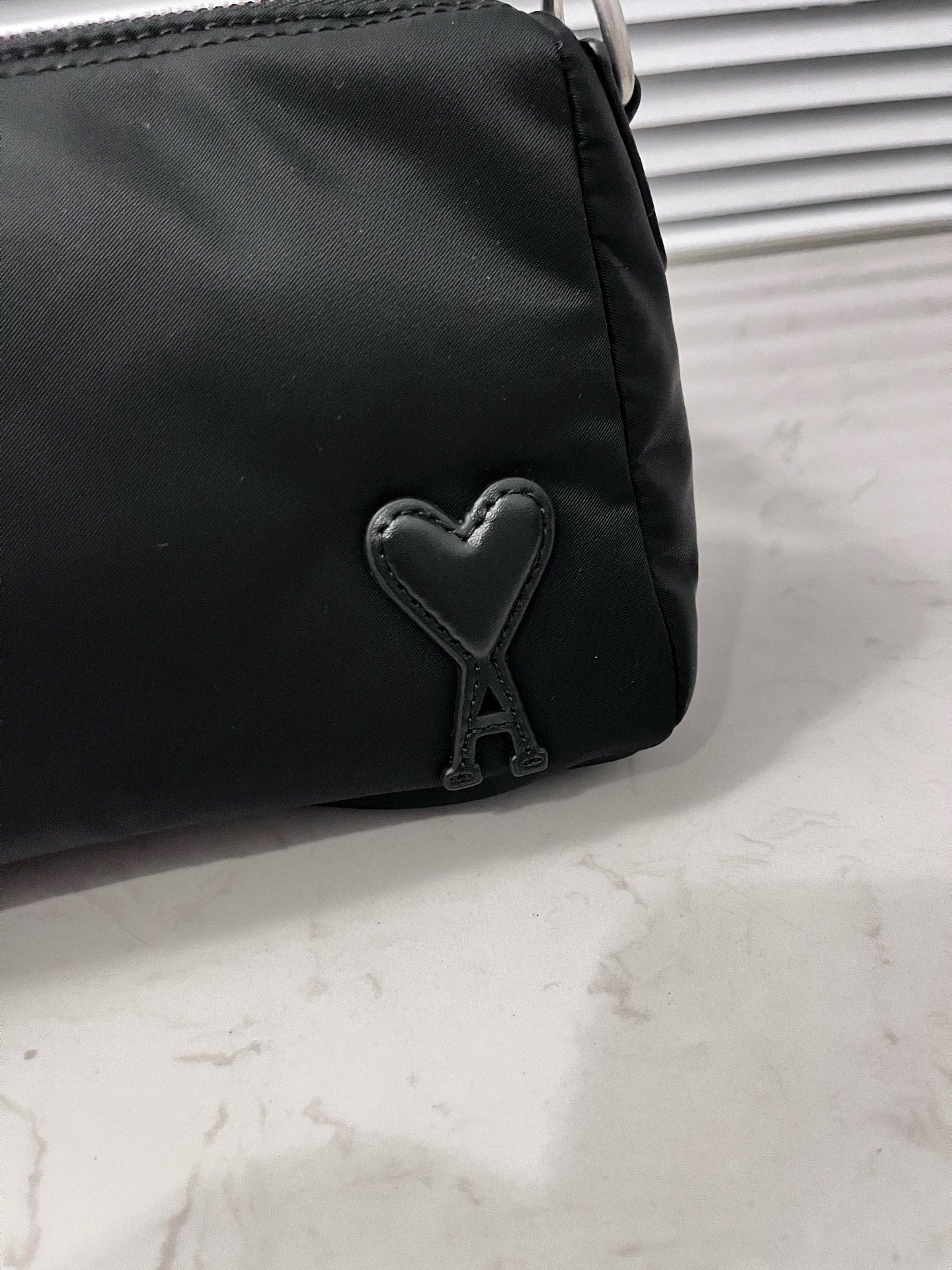 AMI Paris アミパリス ロゴ ショルダーバッグ  バッグ カバン