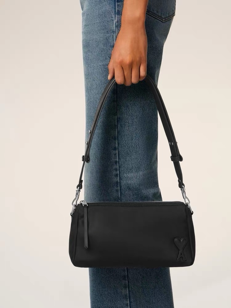 AMI Paris アミパリス ロゴ ショルダーバッグ  バッグ カバン