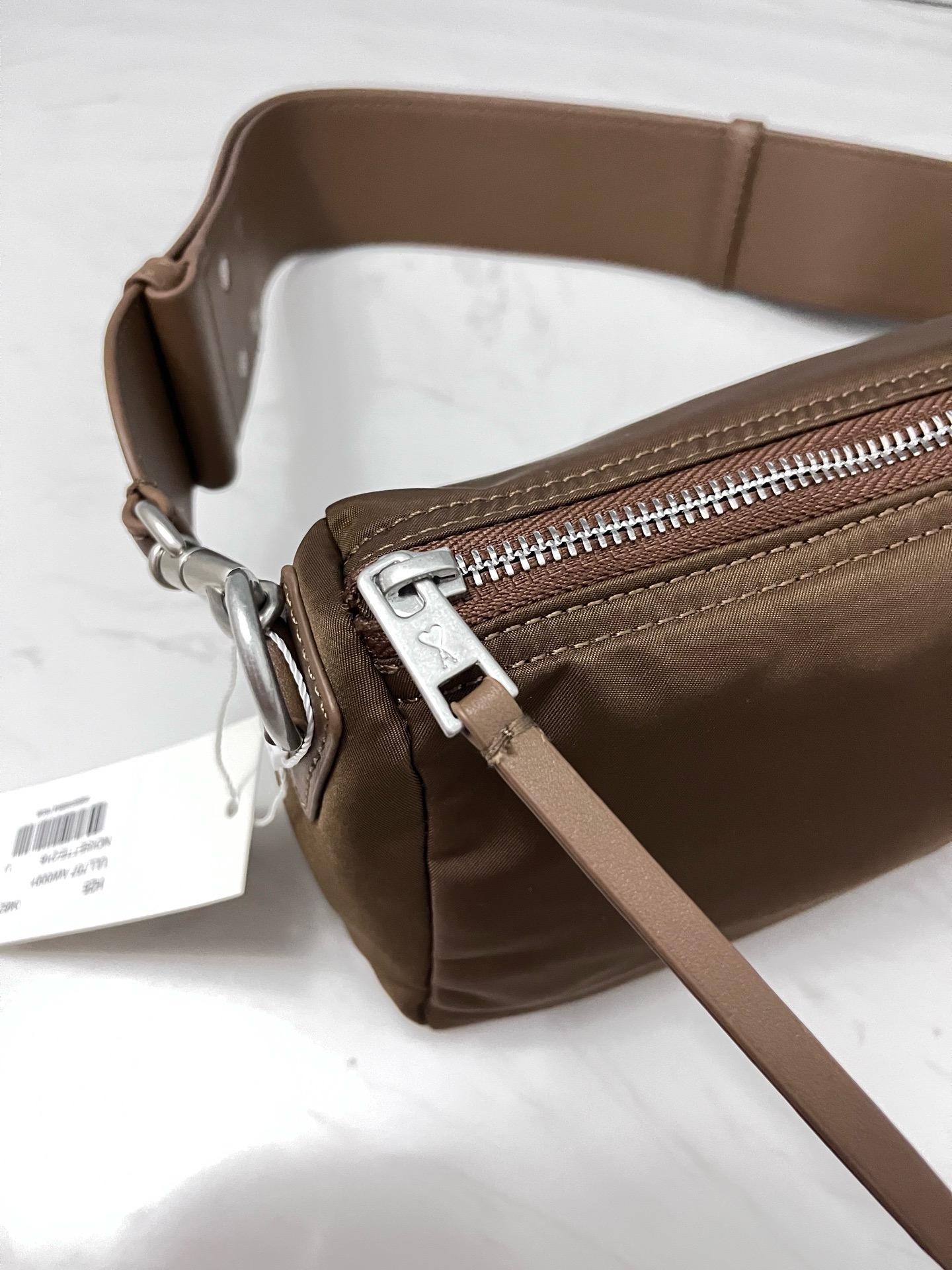 AMI Paris アミパリス ロゴ ショルダーバッグ  バッグ カバン