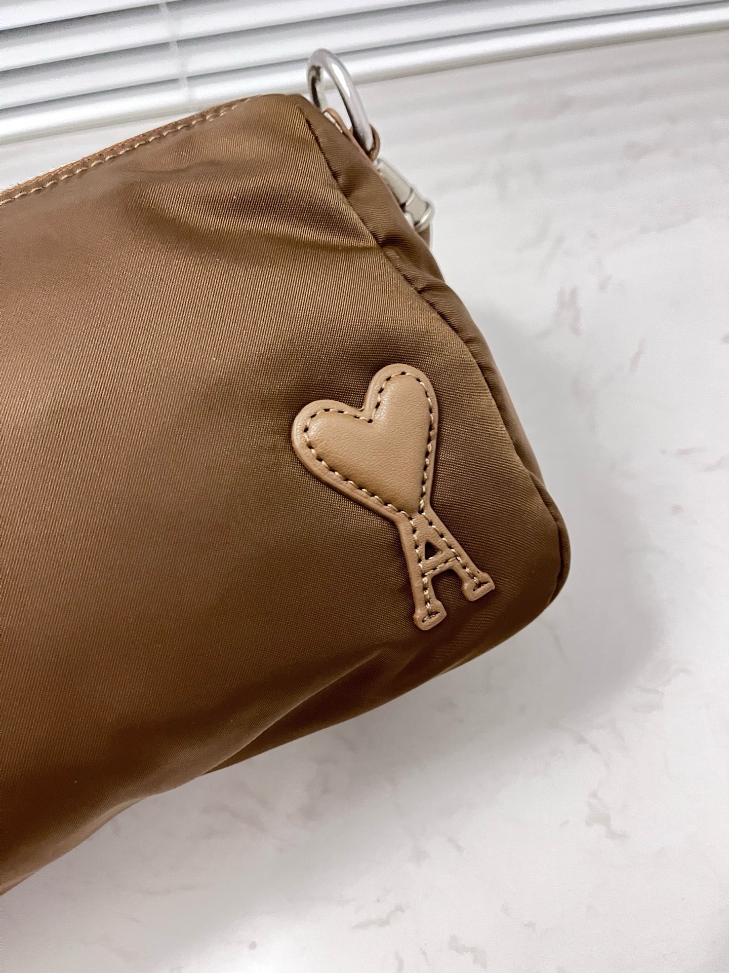 AMI Paris アミパリス ロゴ ショルダーバッグ  バッグ カバン