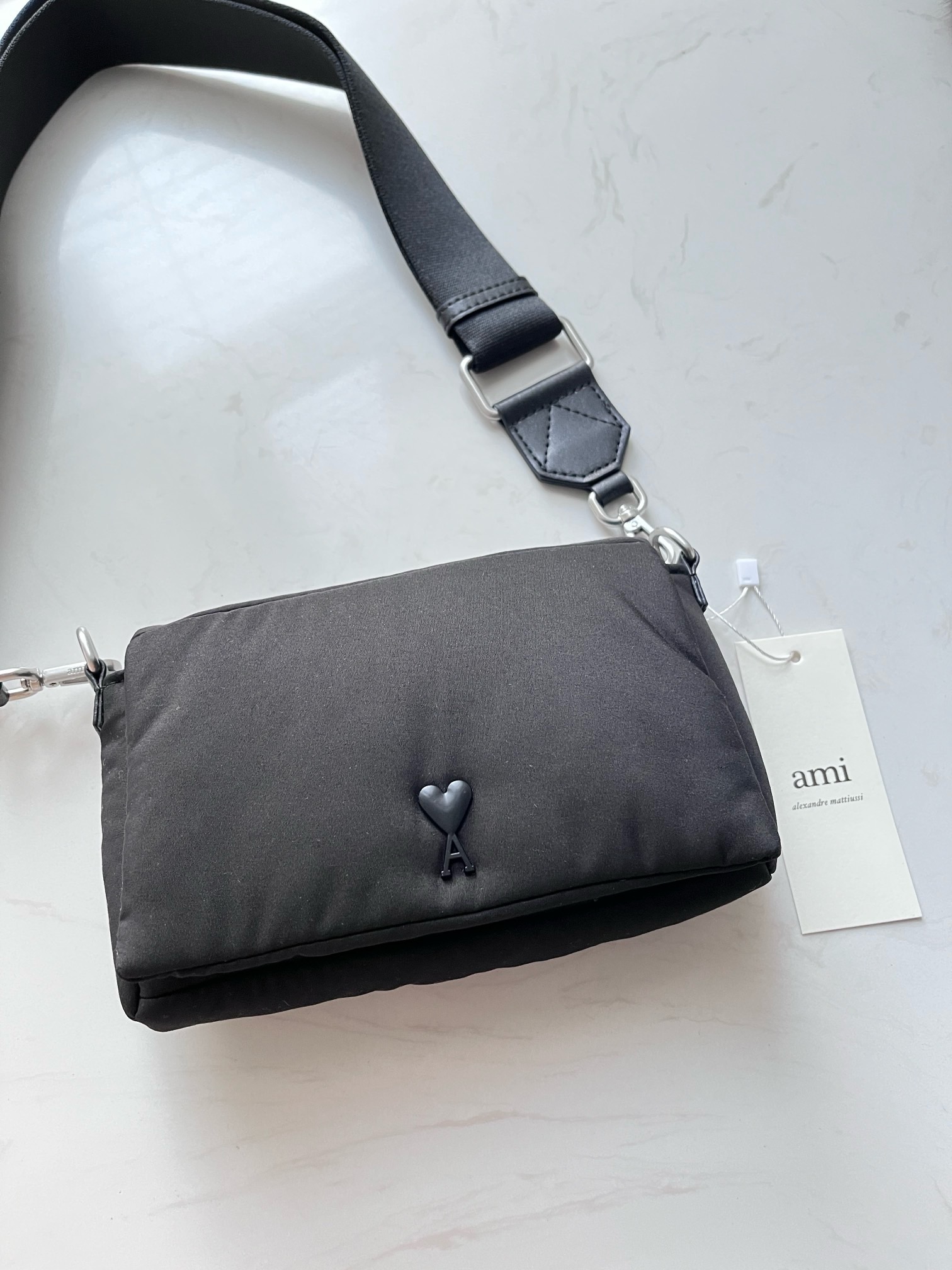 AMI Paris アミパリス ロゴ ショルダーバッグ  バッグ カバン