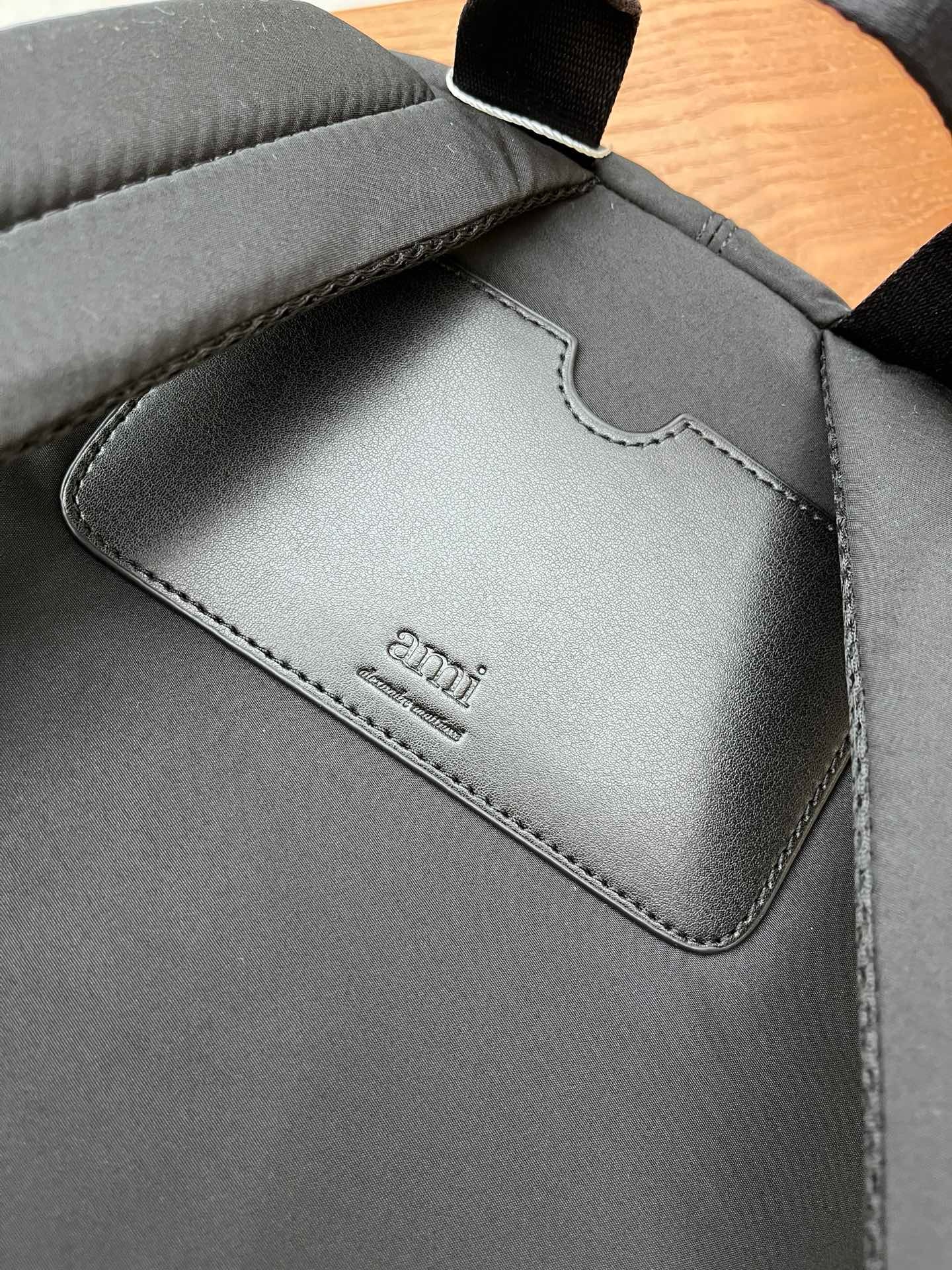 AMI Paris アミパリス ロゴ バッグ カバン リュック バックパック