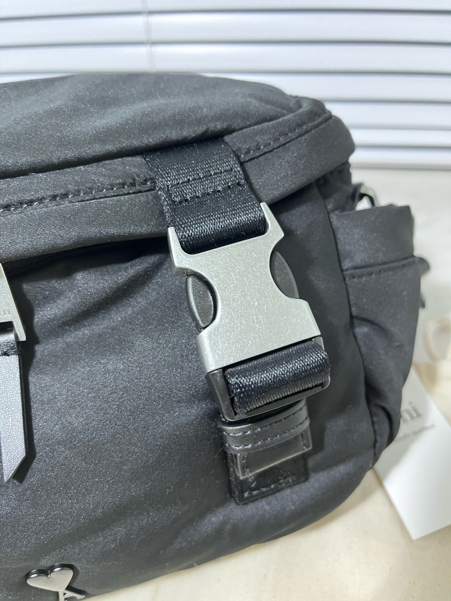 AMI Paris アミパリス ロゴ バッグ カバン ボディバッグ ポーチ