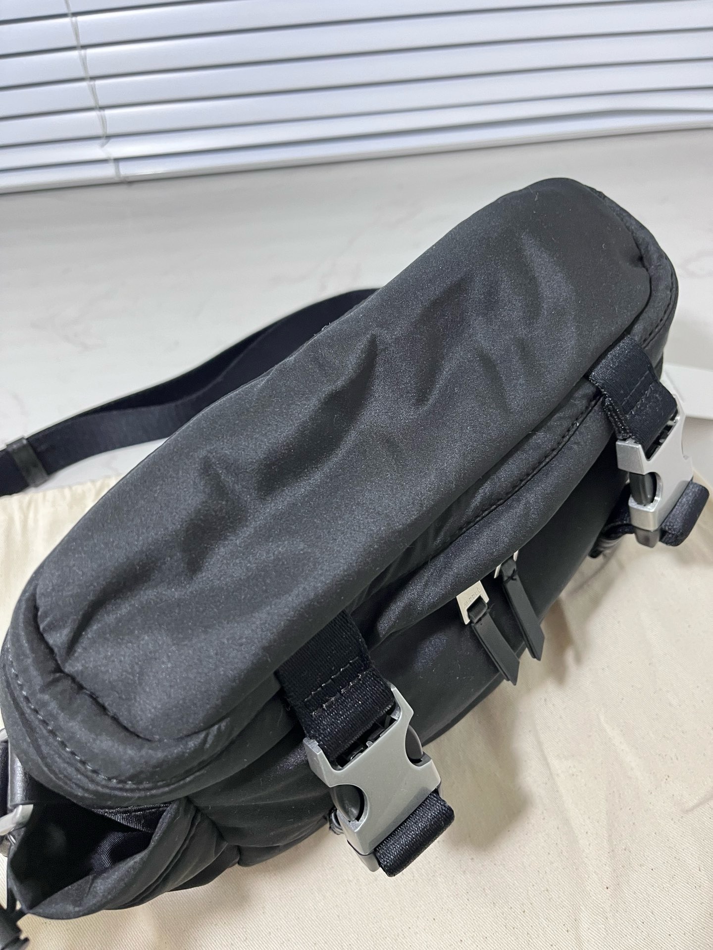 AMI Paris アミパリス ロゴ バッグ カバン ボディバッグ ポーチ