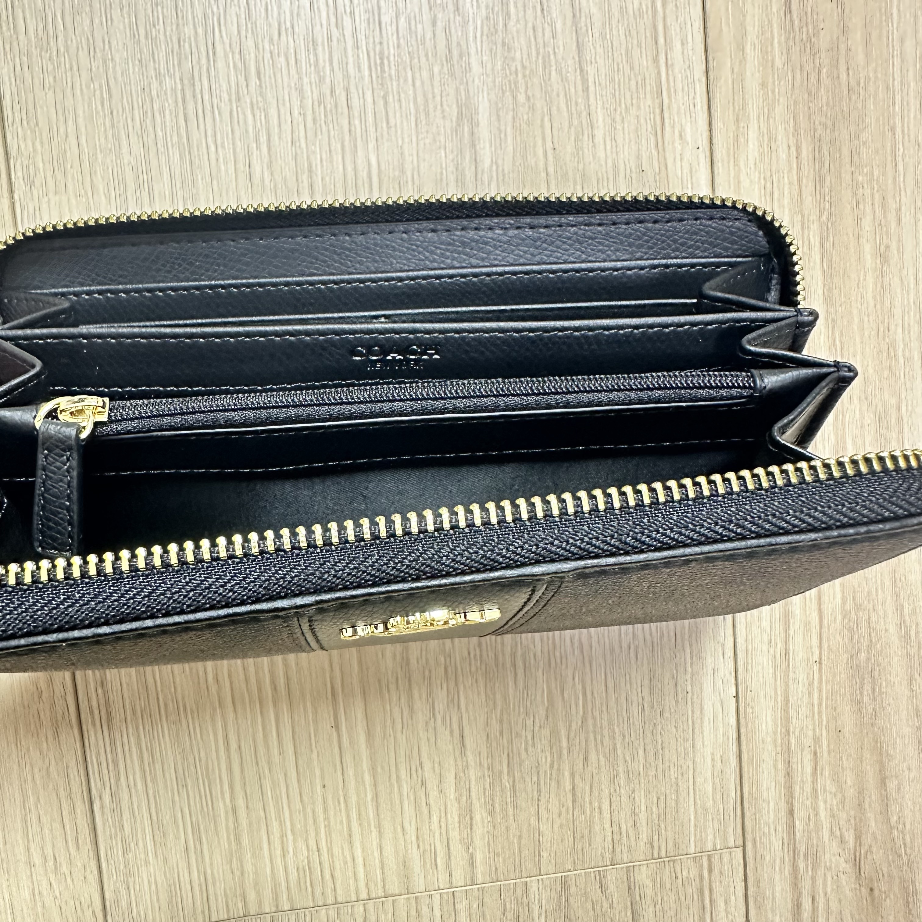 COACH [コーチ] 財布(長財布) ペチュニア ラグジュアリー ペブルド レザー