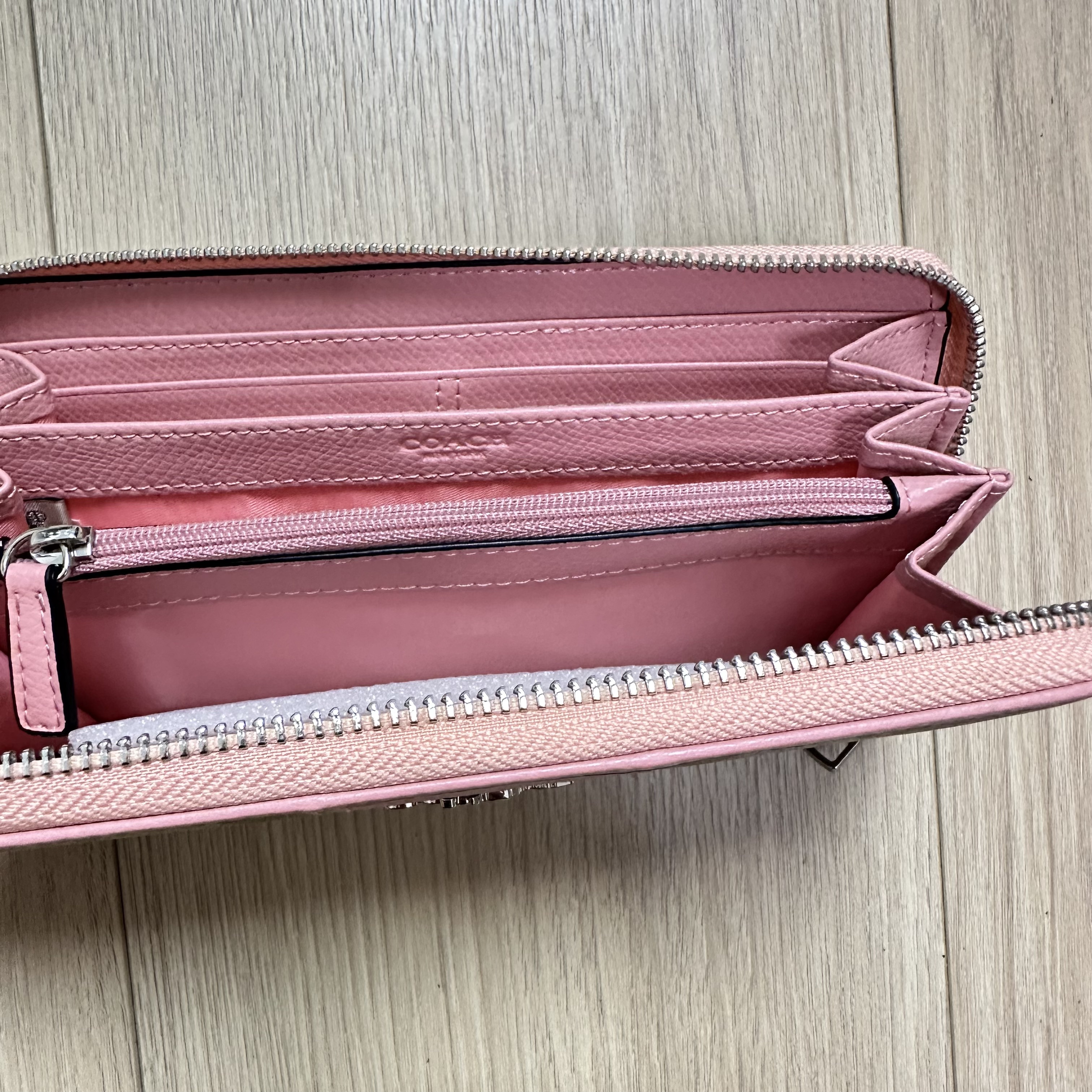 COACH [コーチ] 財布(長財布) ペチュニア ラグジュアリー ペブルド レザー