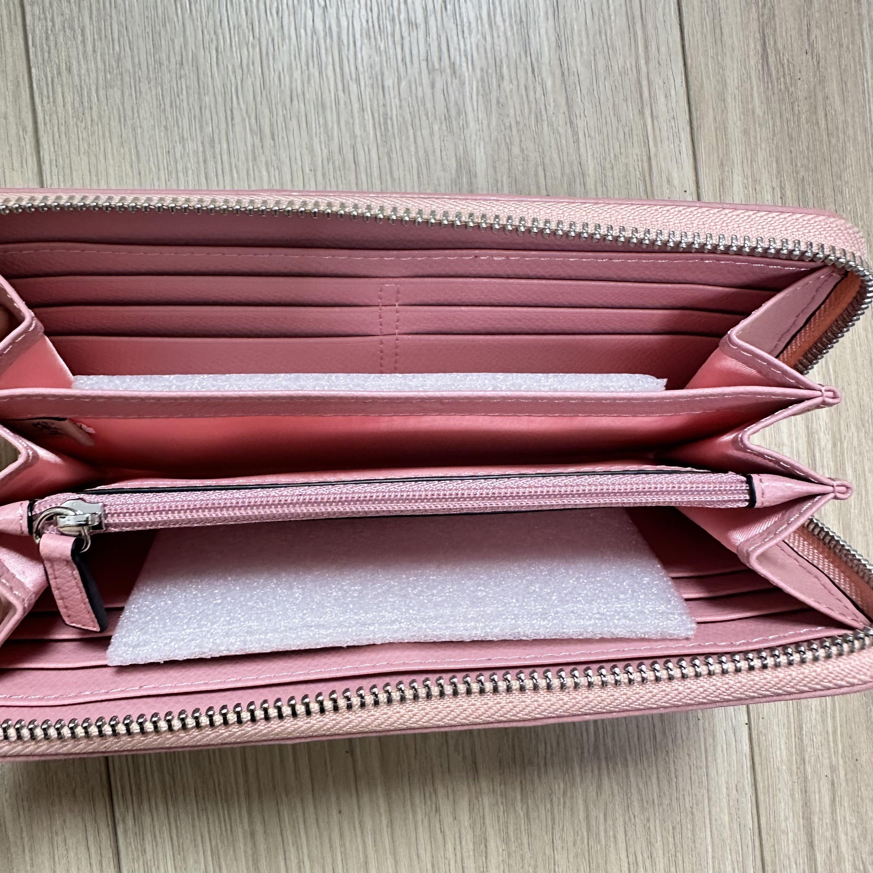 COACH [コーチ] 財布(長財布) ペチュニア ラグジュアリー ペブルド レザー