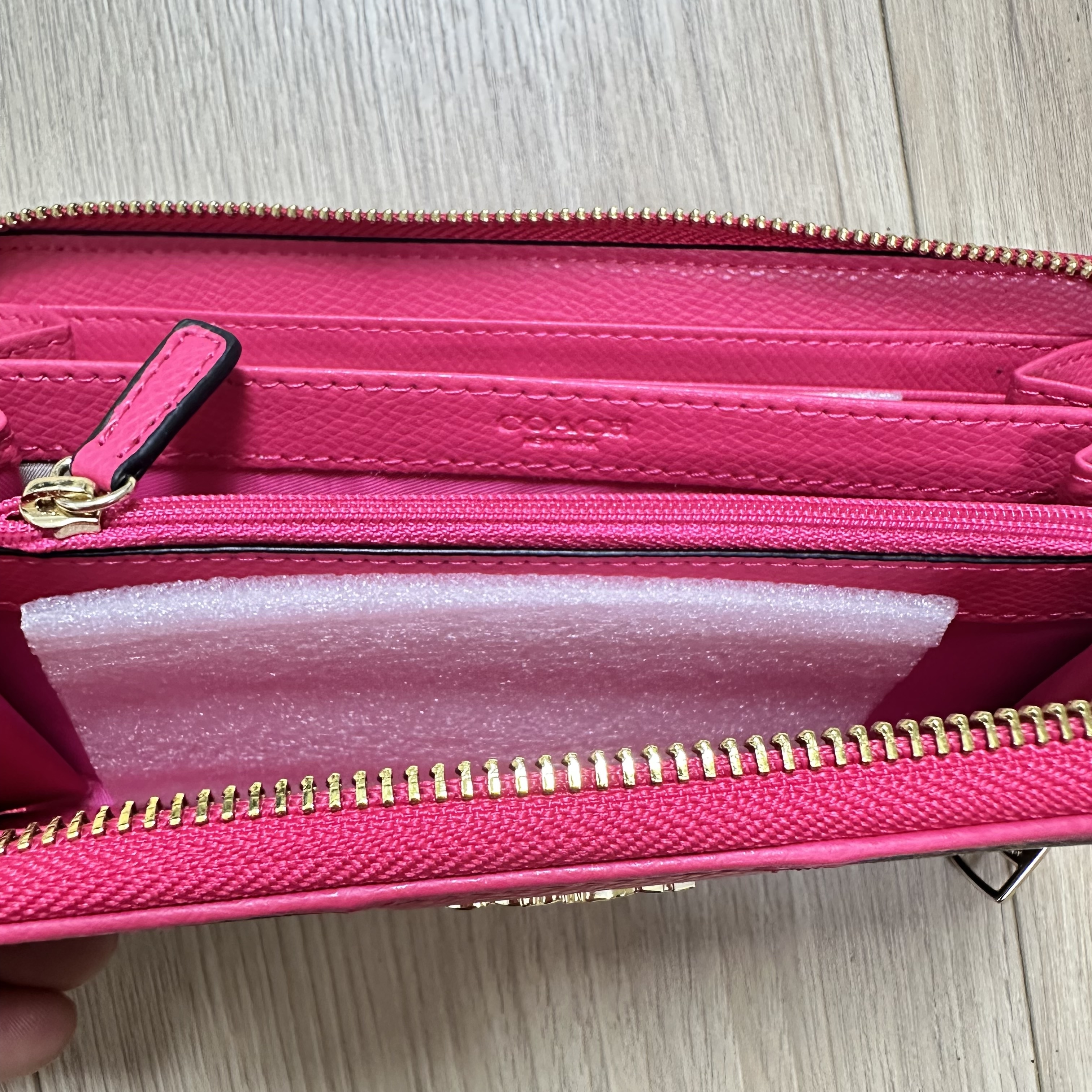 COACH [コーチ] 財布(長財布) ペチュニア ラグジュアリー ペブルド レザー