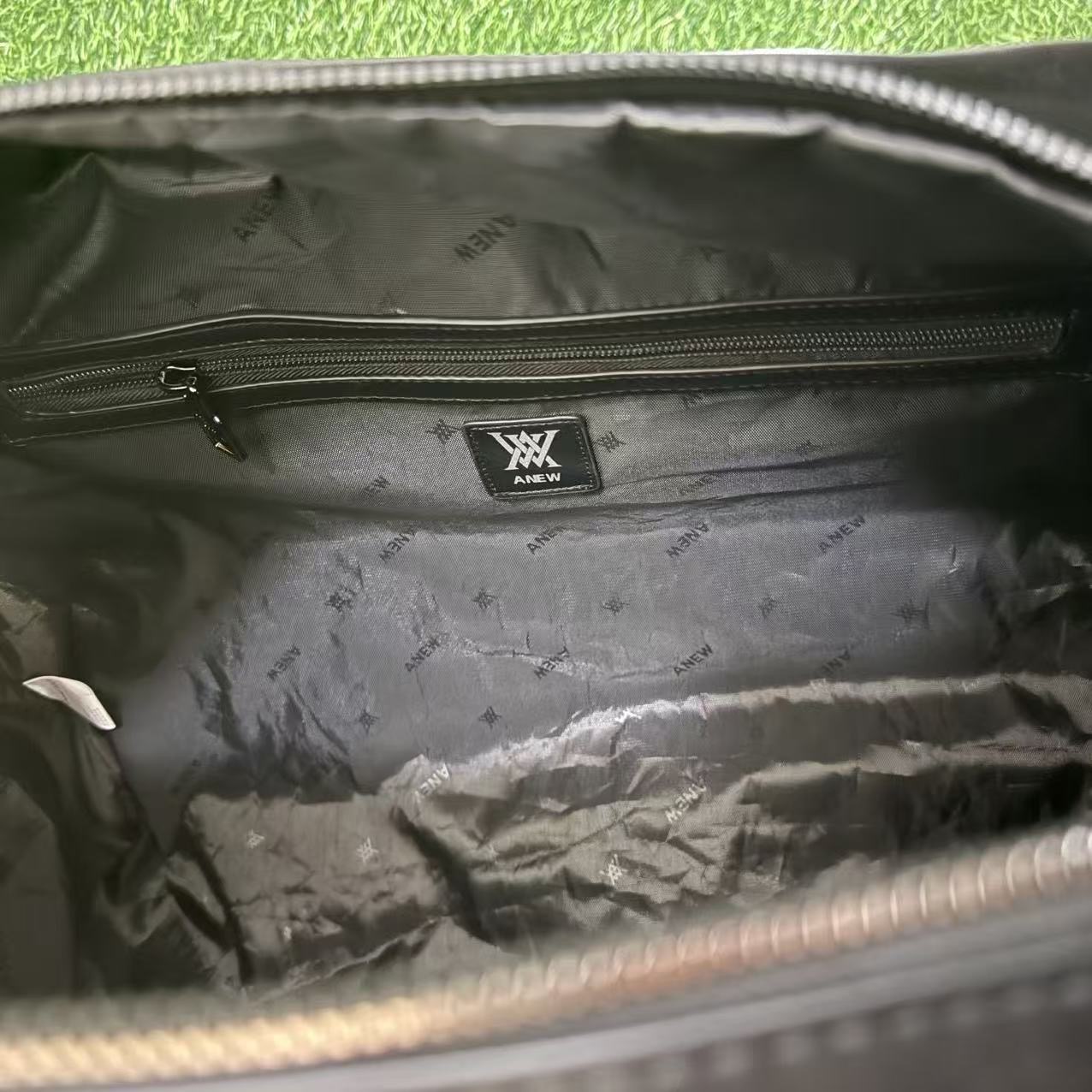 어뉴 골프 토트백 스터드 장식 라운드백 여성 골프가방 블랙