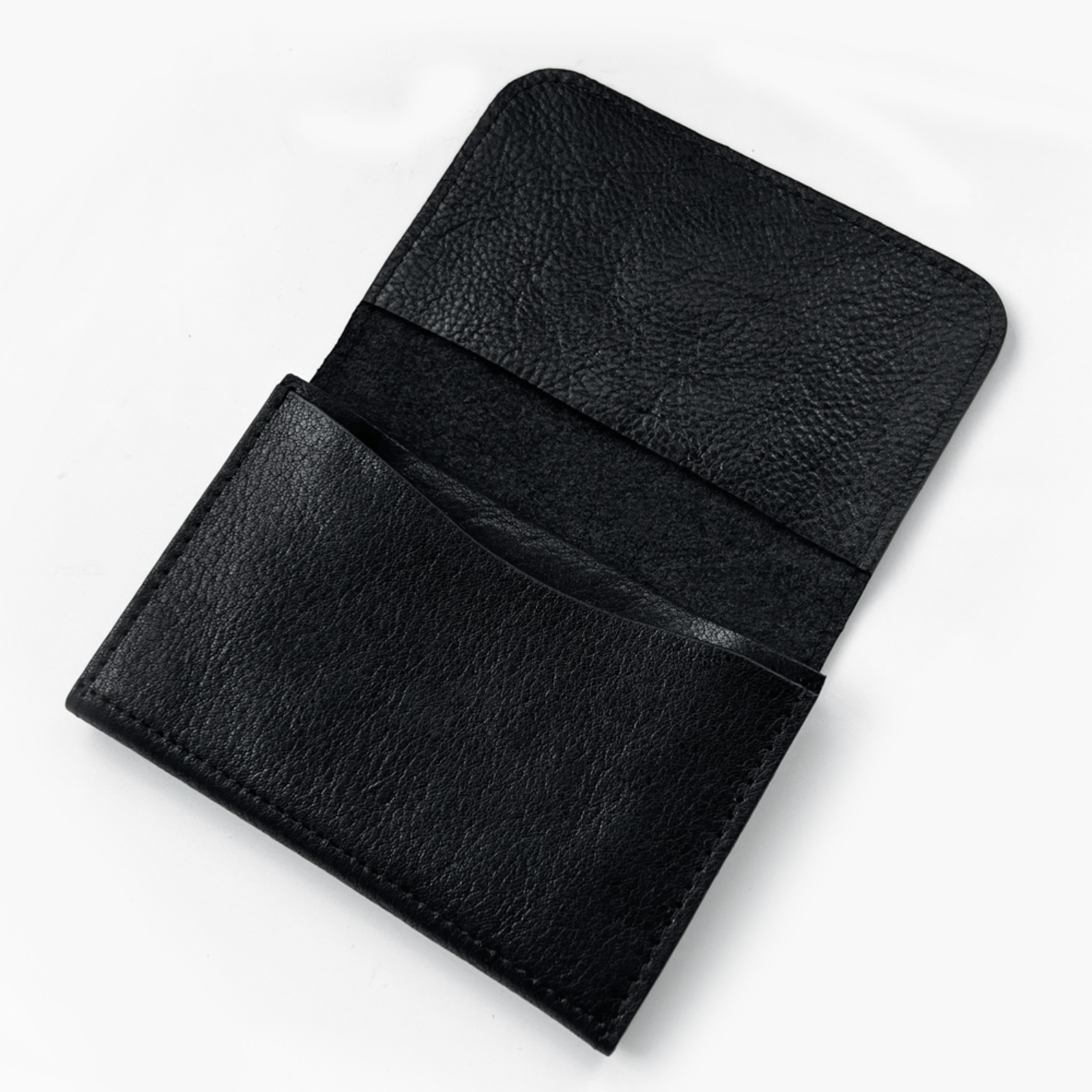 イルビゾンテ IL BISONTE 名刺入れ カードケース 名刺クリップ 2つ折り レザー 名刺ケース 牛革 ブランド カード入れ 大容量 薄型 おしゃれ ビジネス メンズ レディース ブラック ブラウン