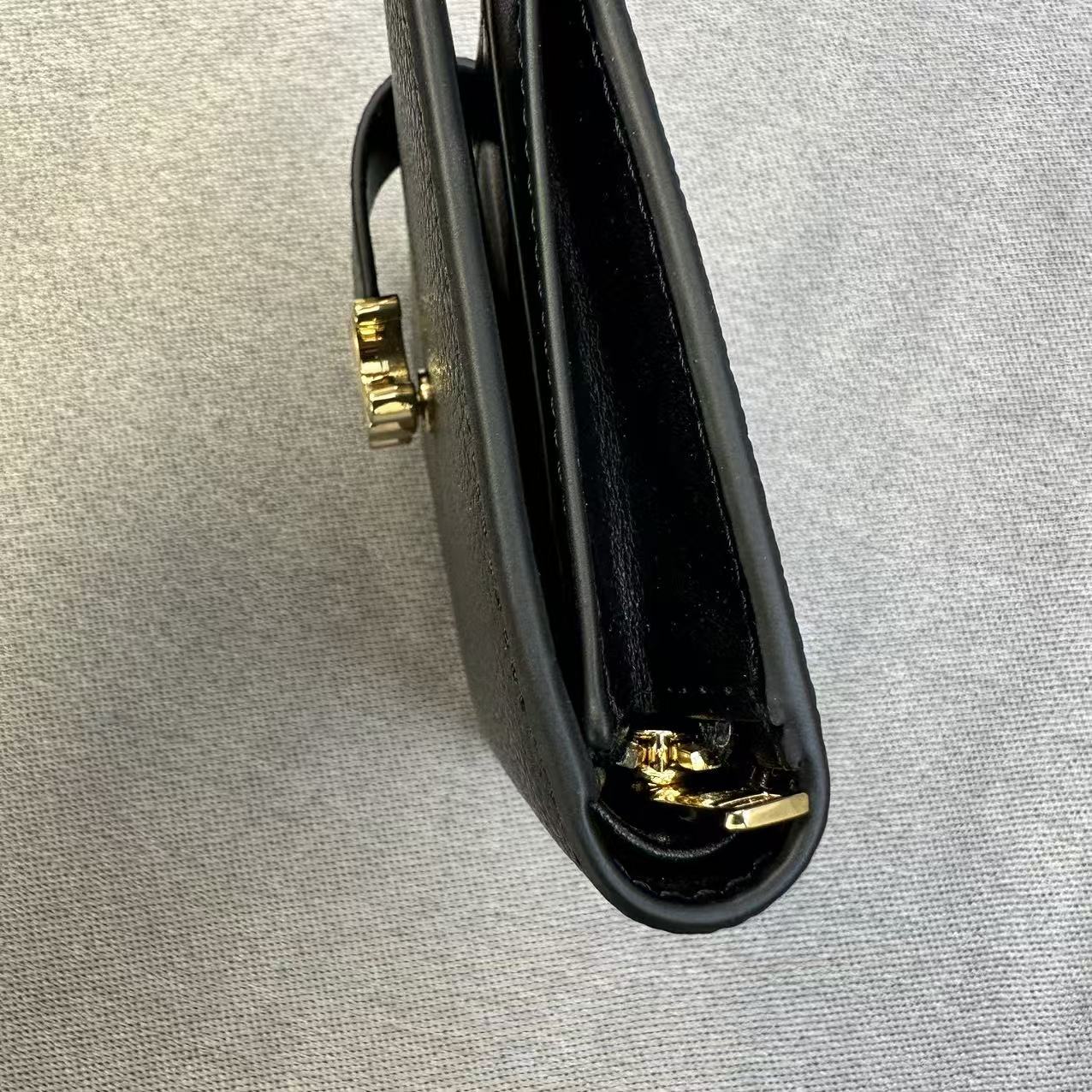 CELINE セリーヌ レディース財布 二つ折り財布 小物入れ 軽量