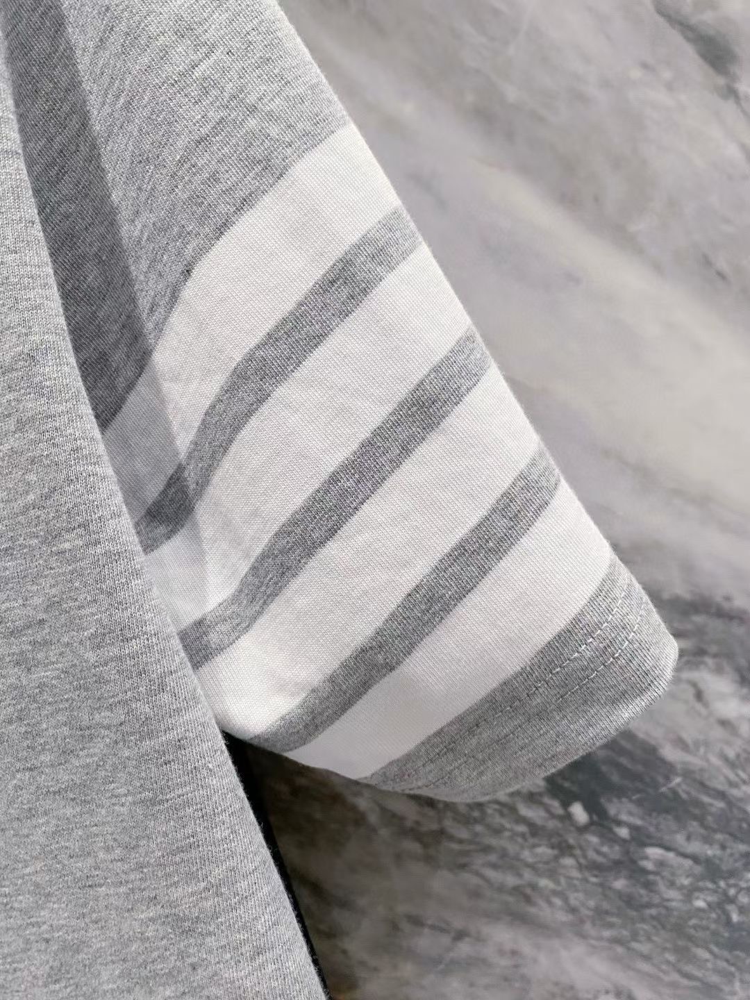 톰브라운 Thom Browne 4바 스트라이프 투톱 반팔 티셔츠 남녀공용