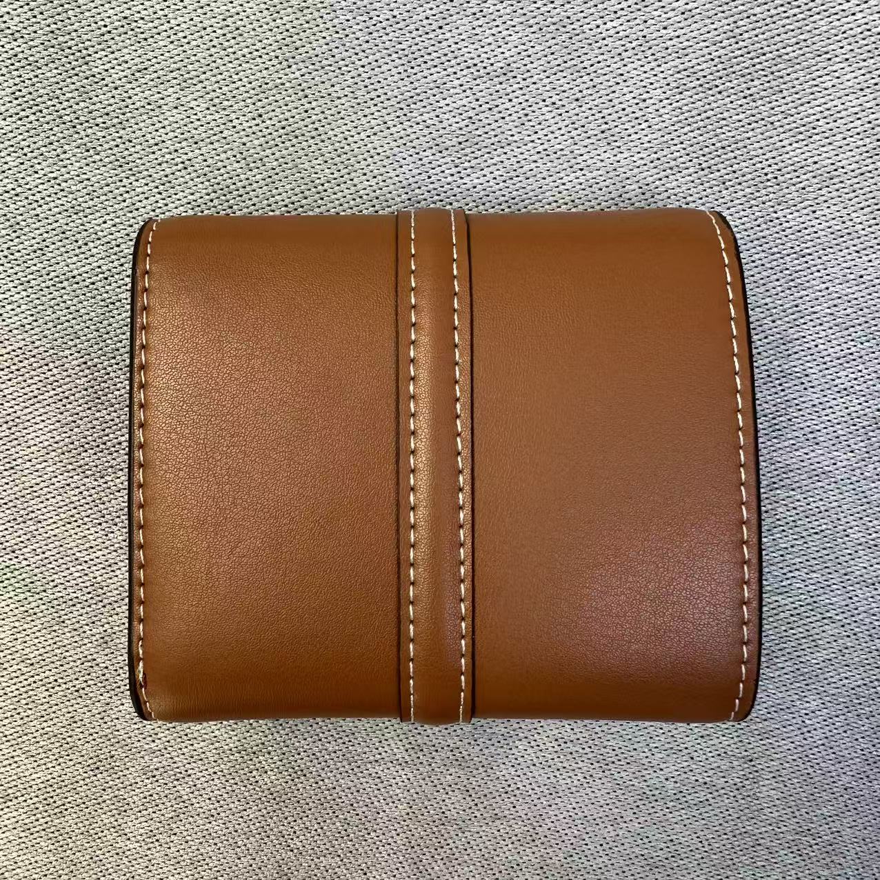 CELINE セリーヌ 三つ折り財布 スモール トリフォールドウォレット レザー ミニ財布 小銭入れあり