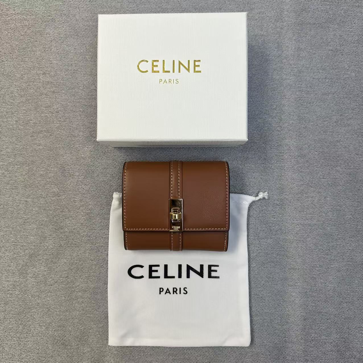 CELINE セリーヌ 三つ折り財布 スモール トリフォールドウォレット レザー ミニ財布 小銭入れあり