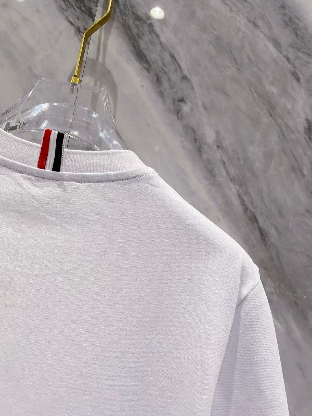 톰브라운 Thom Browne 24SS 클래식 트리컬러 라인 반팔 티셔츠 남녀공용