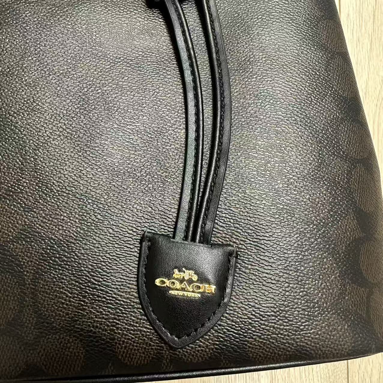 COACH コーチ バッグ(ショルダーバッグ)  シグネチャー スモール タウン バケット バッグ  レディース