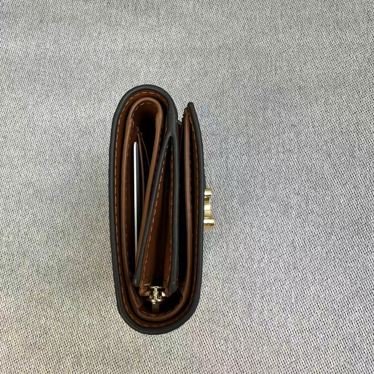 CELINE セリーヌ 折り財布 スモール トリフォールドウォレット レザー ミニ財布 小銭入れあり