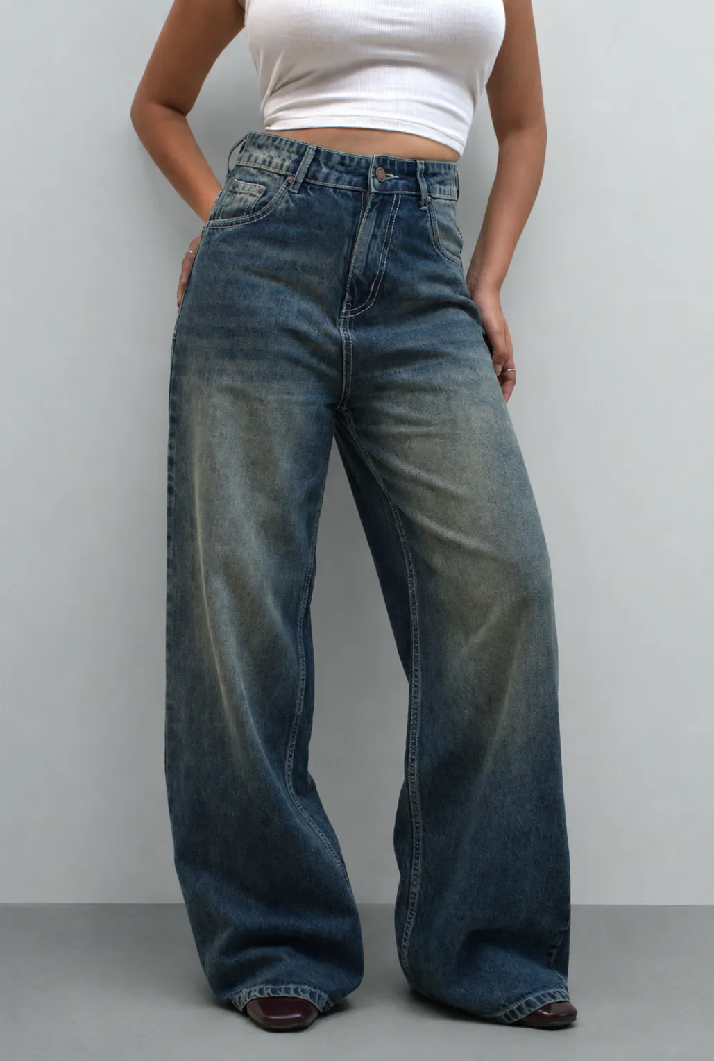 Chic Blue Wash Oversized Wide-Leg Jeans