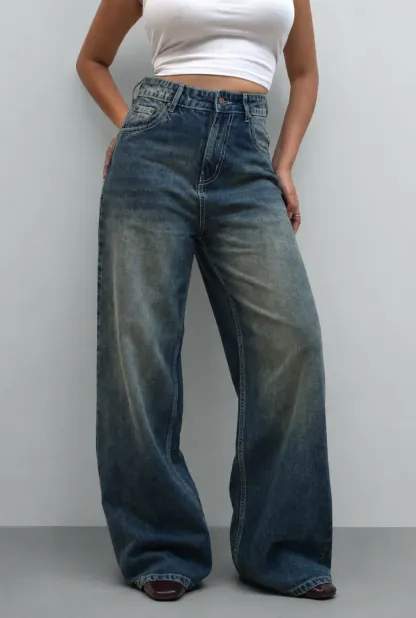 Chic Blue Wash Oversized Wide-Leg Jeans