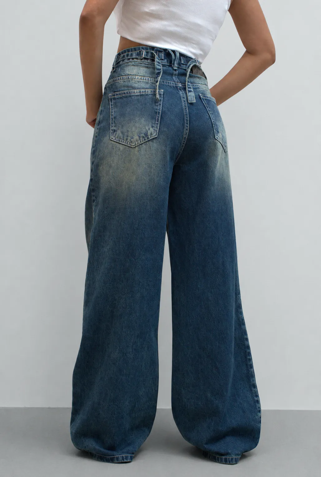 Chic Blue Wash Oversized Wide-Leg Jeans