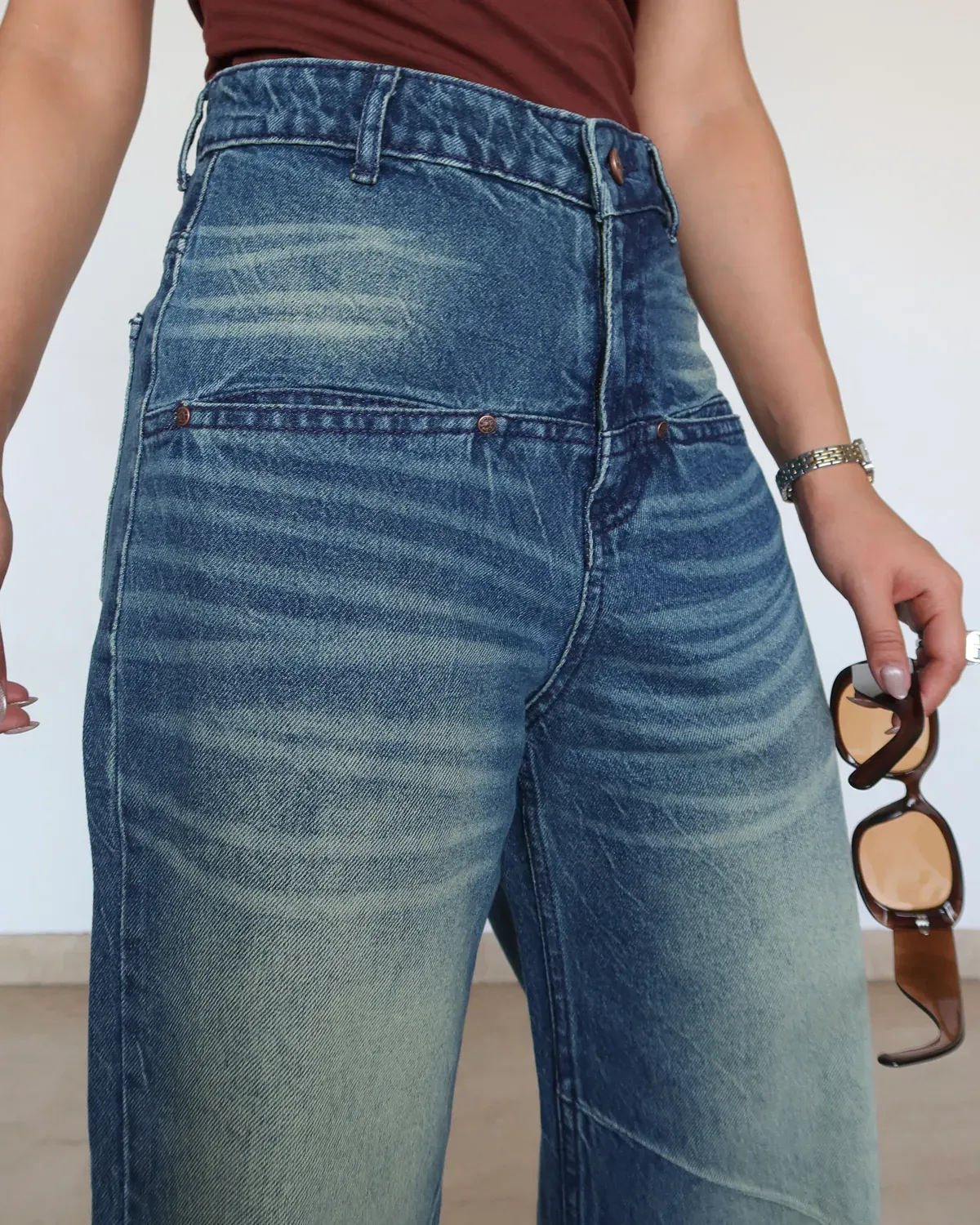 Comfort-Fit Wide-Leg Baggy Jeans