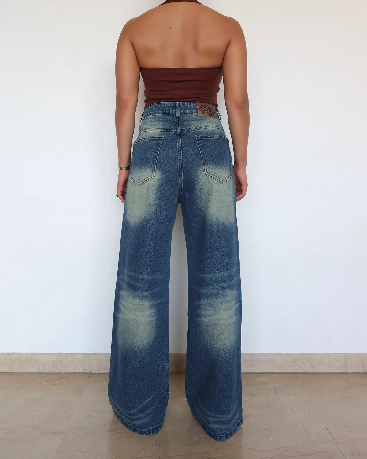 Comfort-Fit Wide-Leg Baggy Jeans