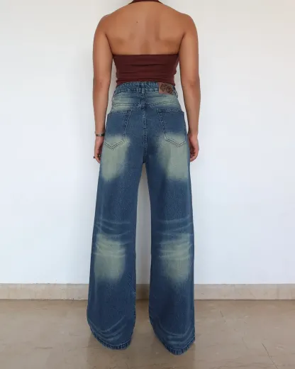 Comfort-Fit Wide-Leg Baggy Jeans