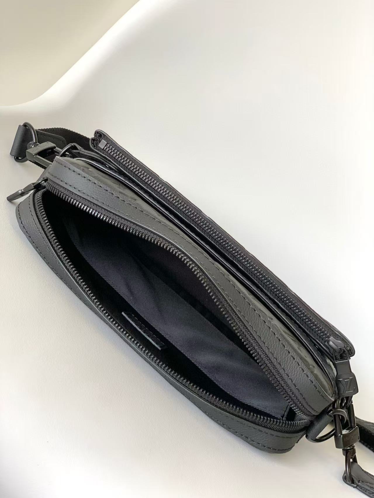 Louis Vuitton Trio Messenger Bag Monogram Shadow Leather（M46602）