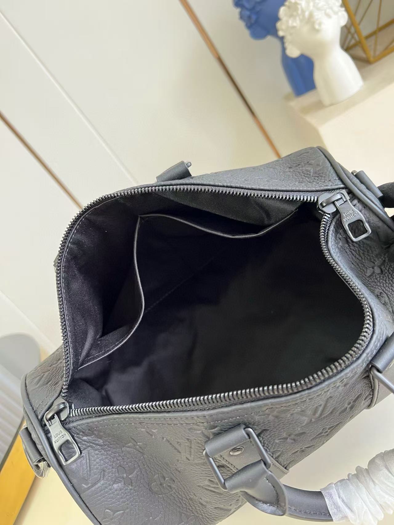 Louis Vuitton KEEPALL BANDOULIÈRE 35 handbag（M22765）