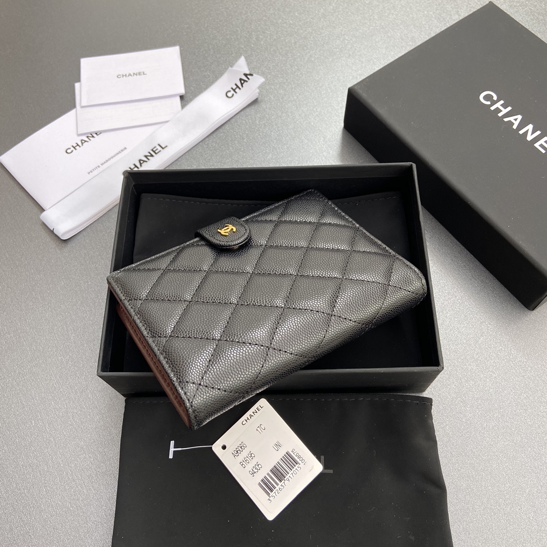 Chanel classic bi-fold wallet (can fit a passport)（AP3791-B10583-C3906）