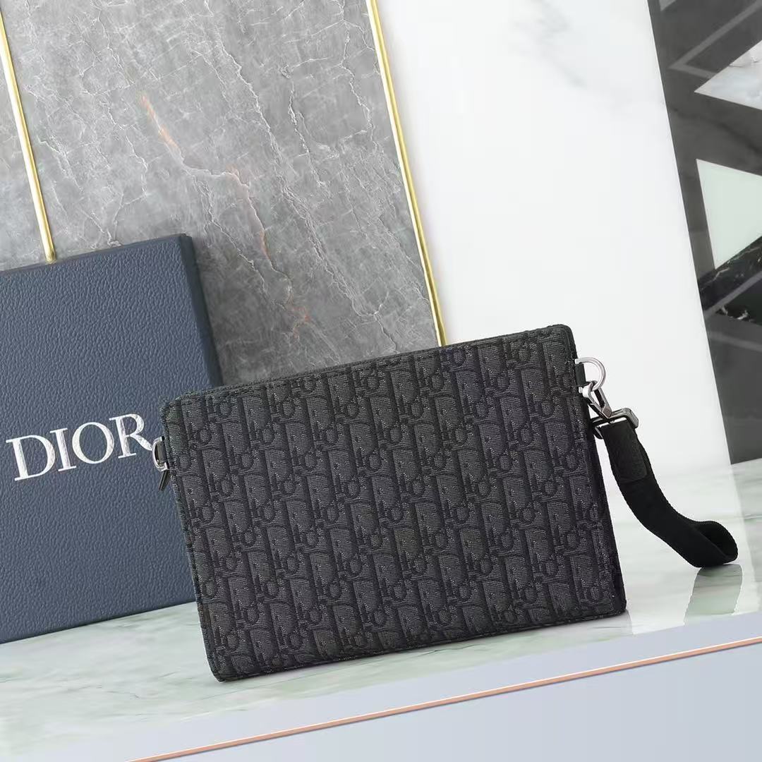 DIOR A5 Triangle Pouch（2ESCA483YKY_H03E）