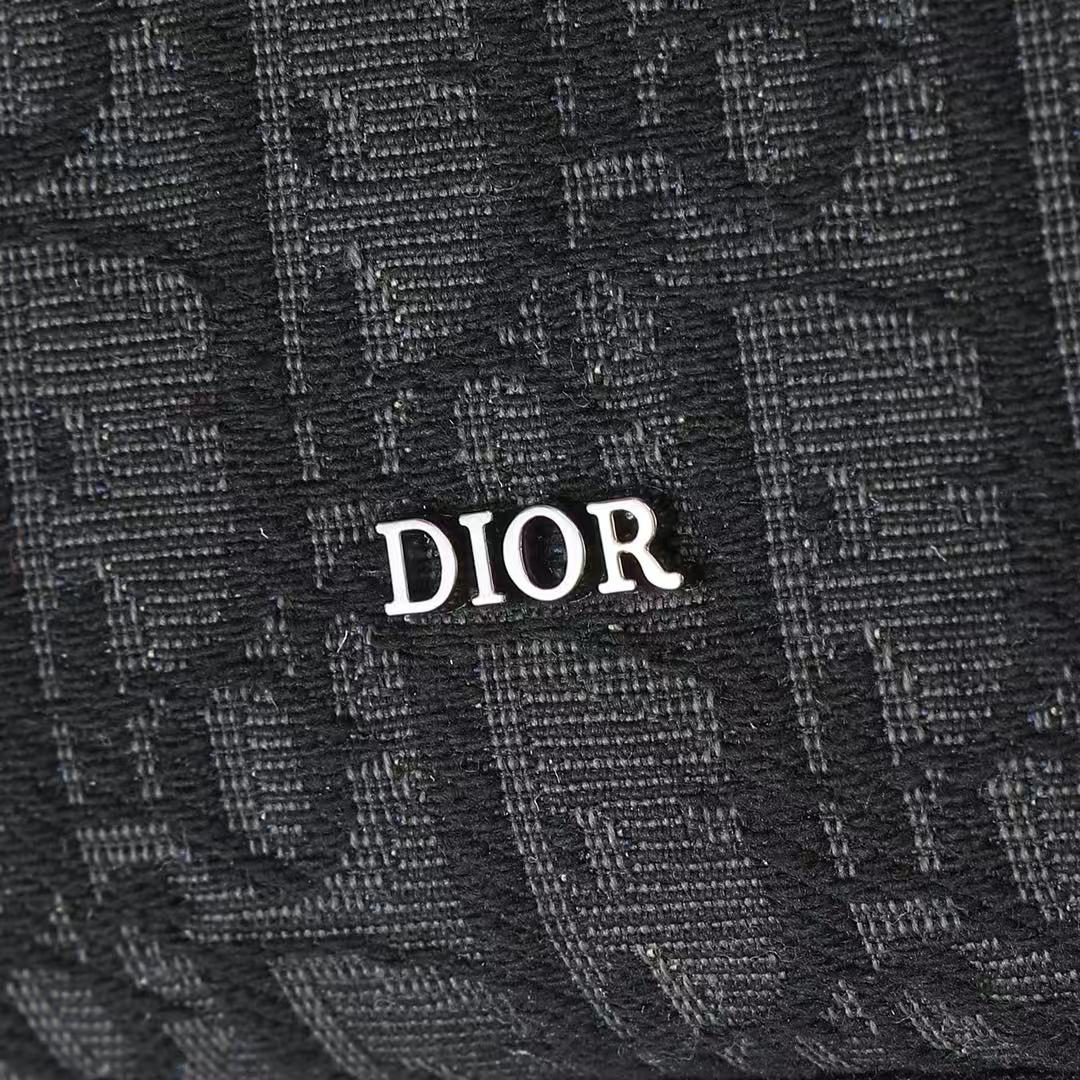DIOR A5 Triangle Pouch（2ESCA483YKY_H03E）