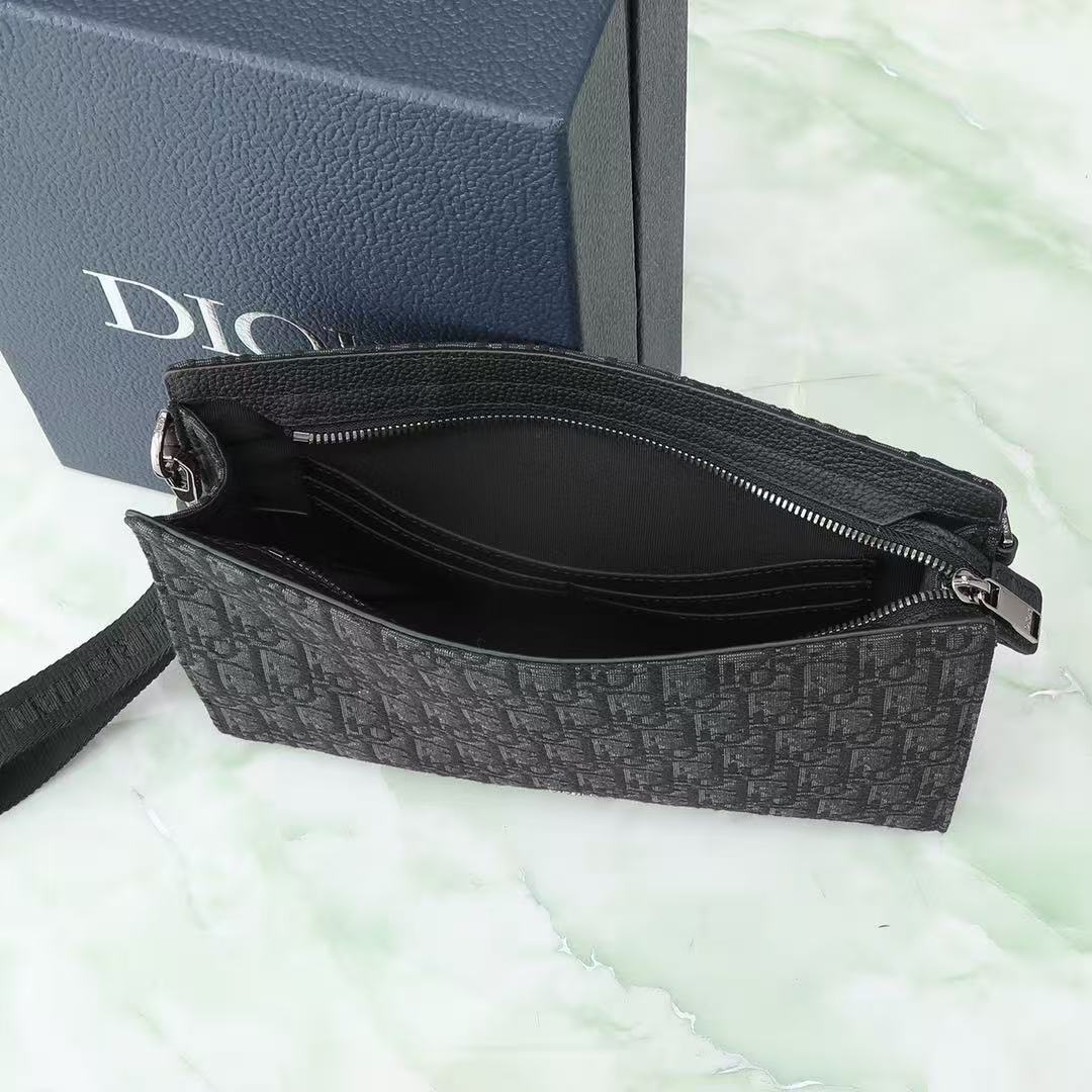 DIOR A5 Triangle Pouch（2ESCA483YKY_H03E）