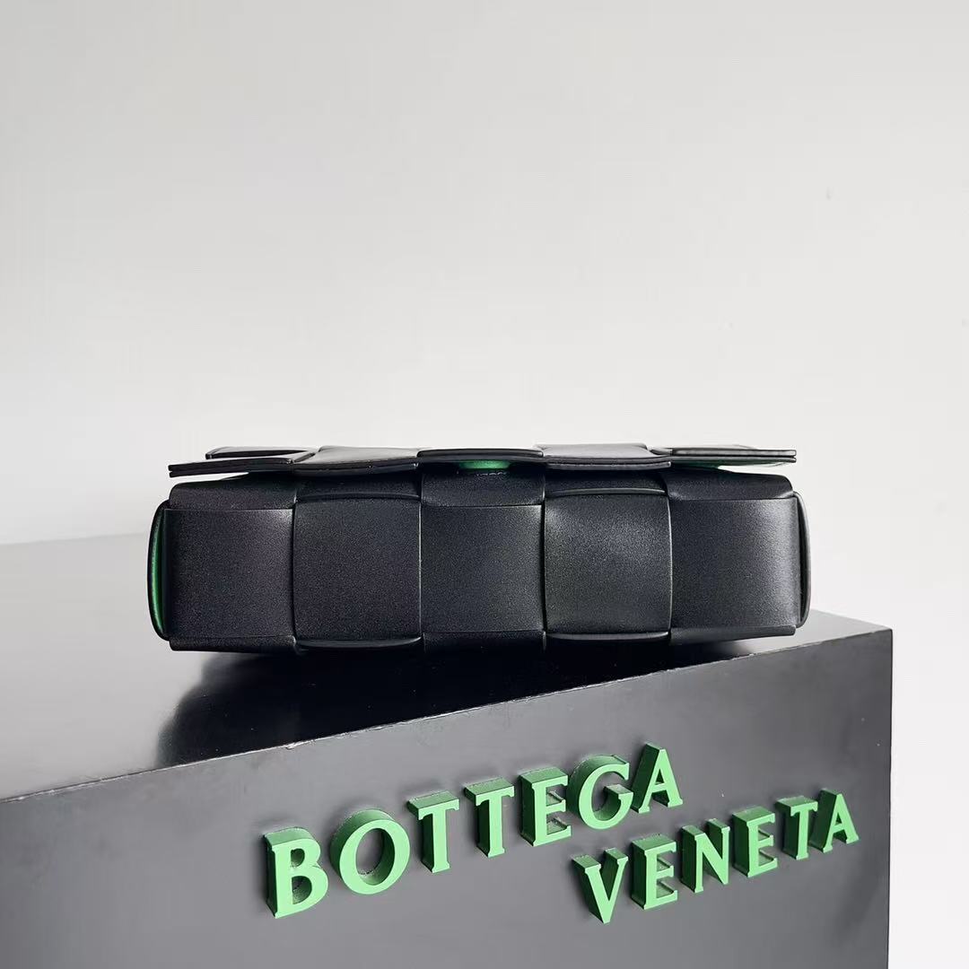 Bottega Veneta Box Shoulder Bag（737950VB1K08480）
