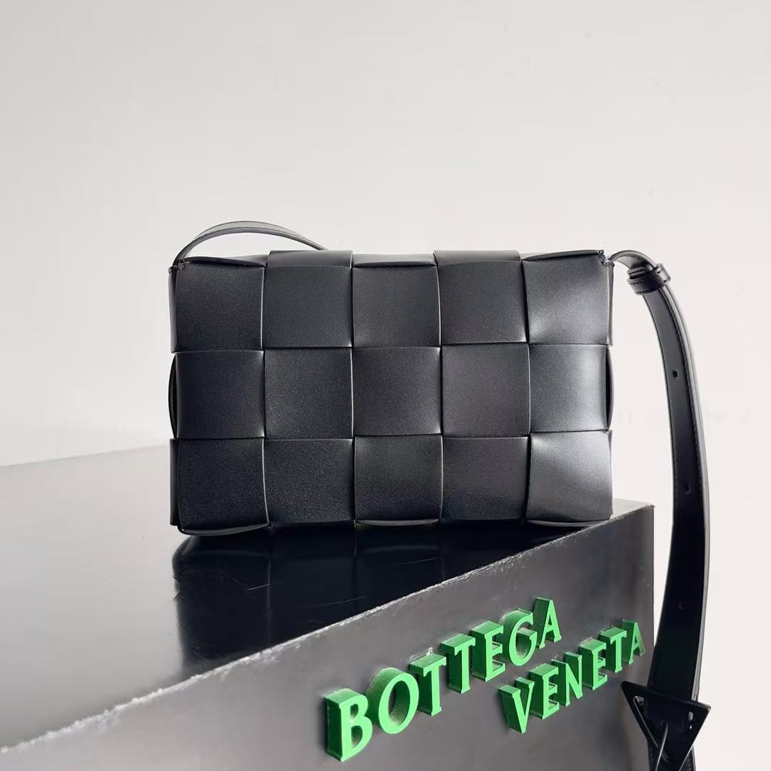Bottega Veneta Box Shoulder Bag（737950VB1K08480）