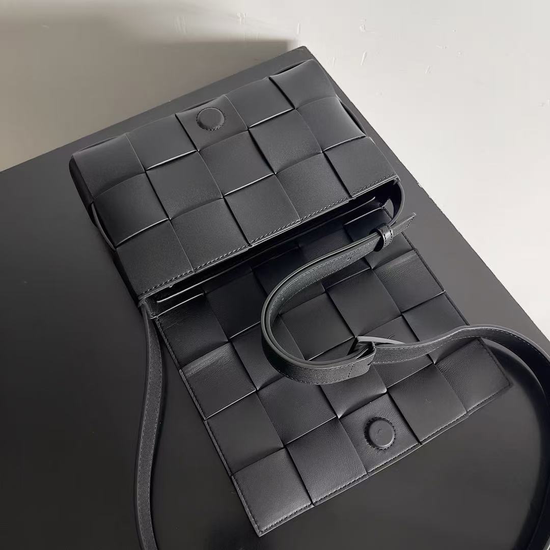Bottega Veneta Box Shoulder Bag（737950VB1K08480）