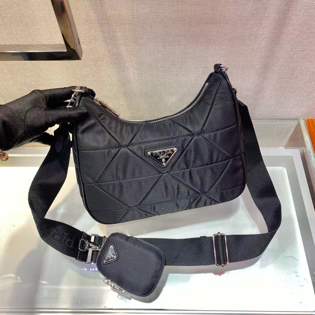 PRADA Padded Re-Nylon Shoulder Bag "Black"( 1BC151_RDJN_F0002_V_D9M)