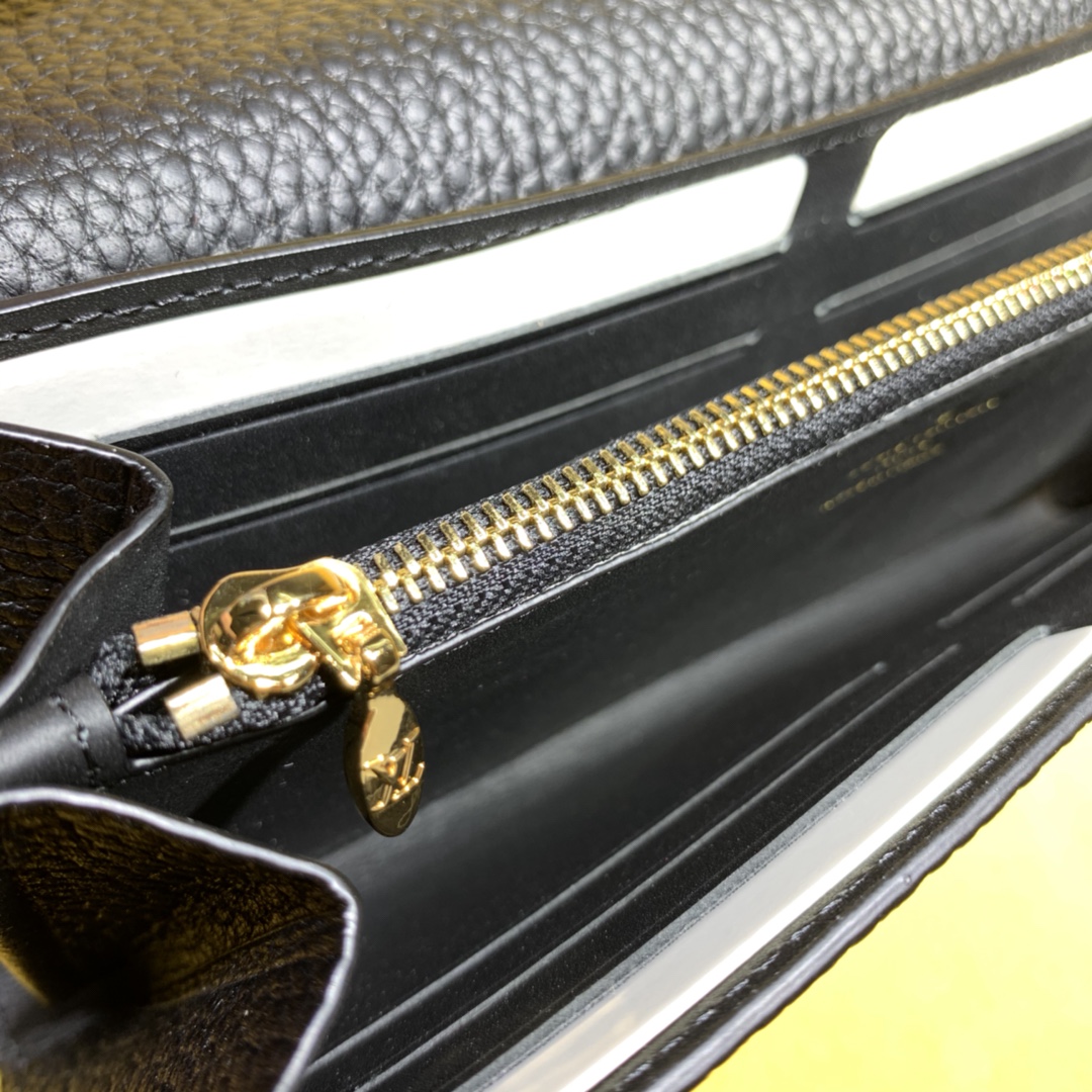 LOUIS VUITTON Capucines Portefeuille  (M64551）