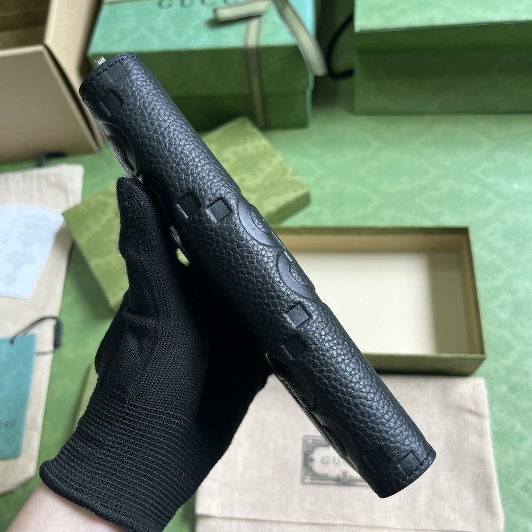 GUCCI Logo Embossed Zip-Around Wallet (739482AABY01000)