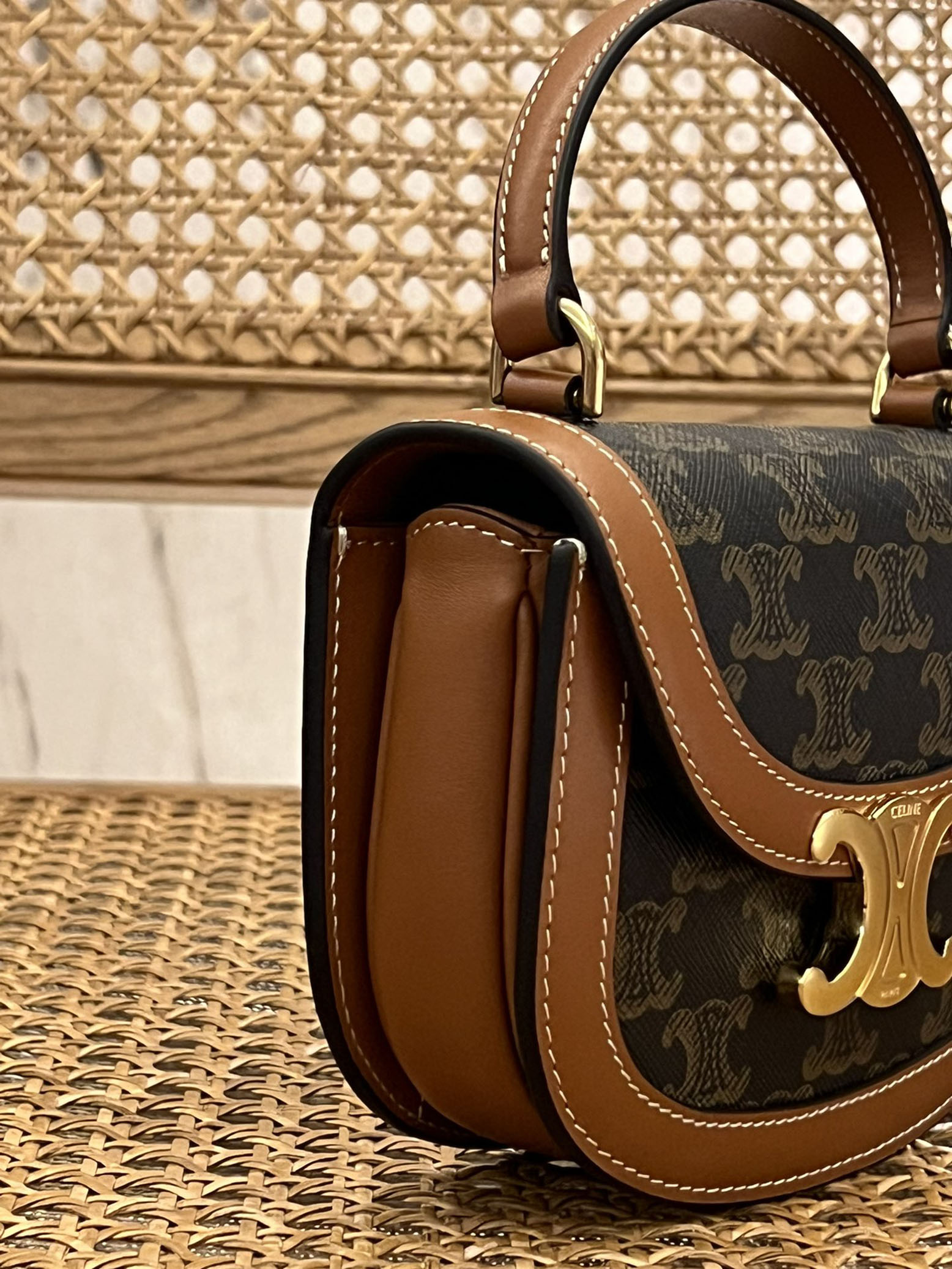 CELINE MINI BESACE CLEA in Triomphe canvas and calfskin （10K502EWU.04LU）