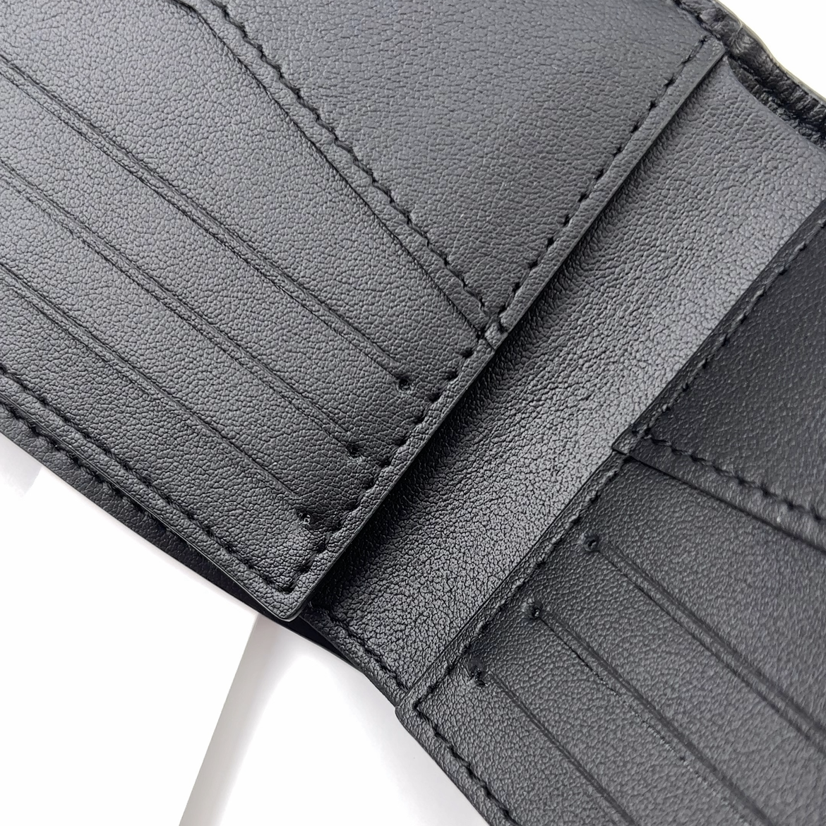 Louis Vuitton Slender Wallet（M83128）