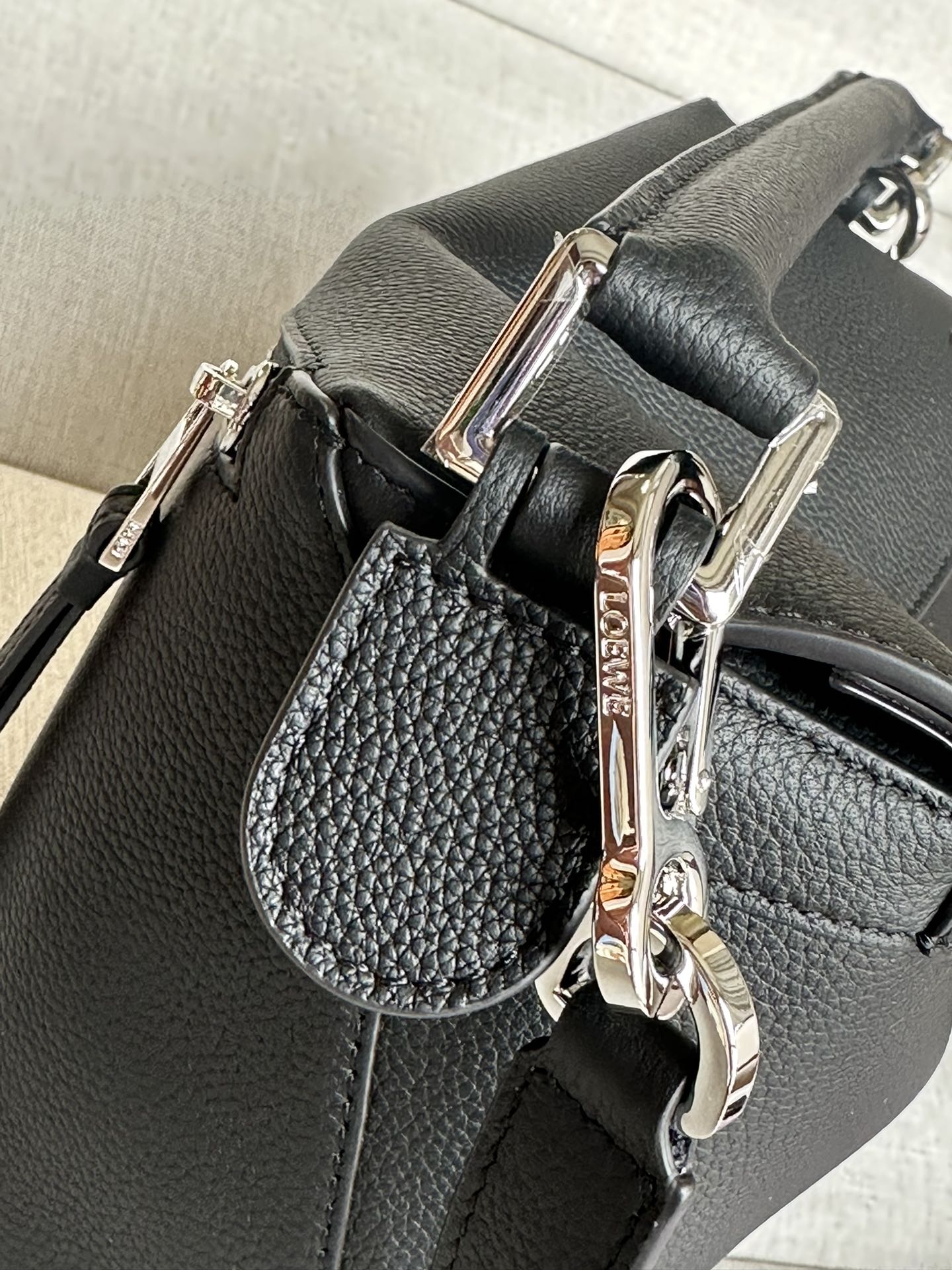 LOEWE Small Puzzle Edge bag in classic calfskin（A510P60XAC）