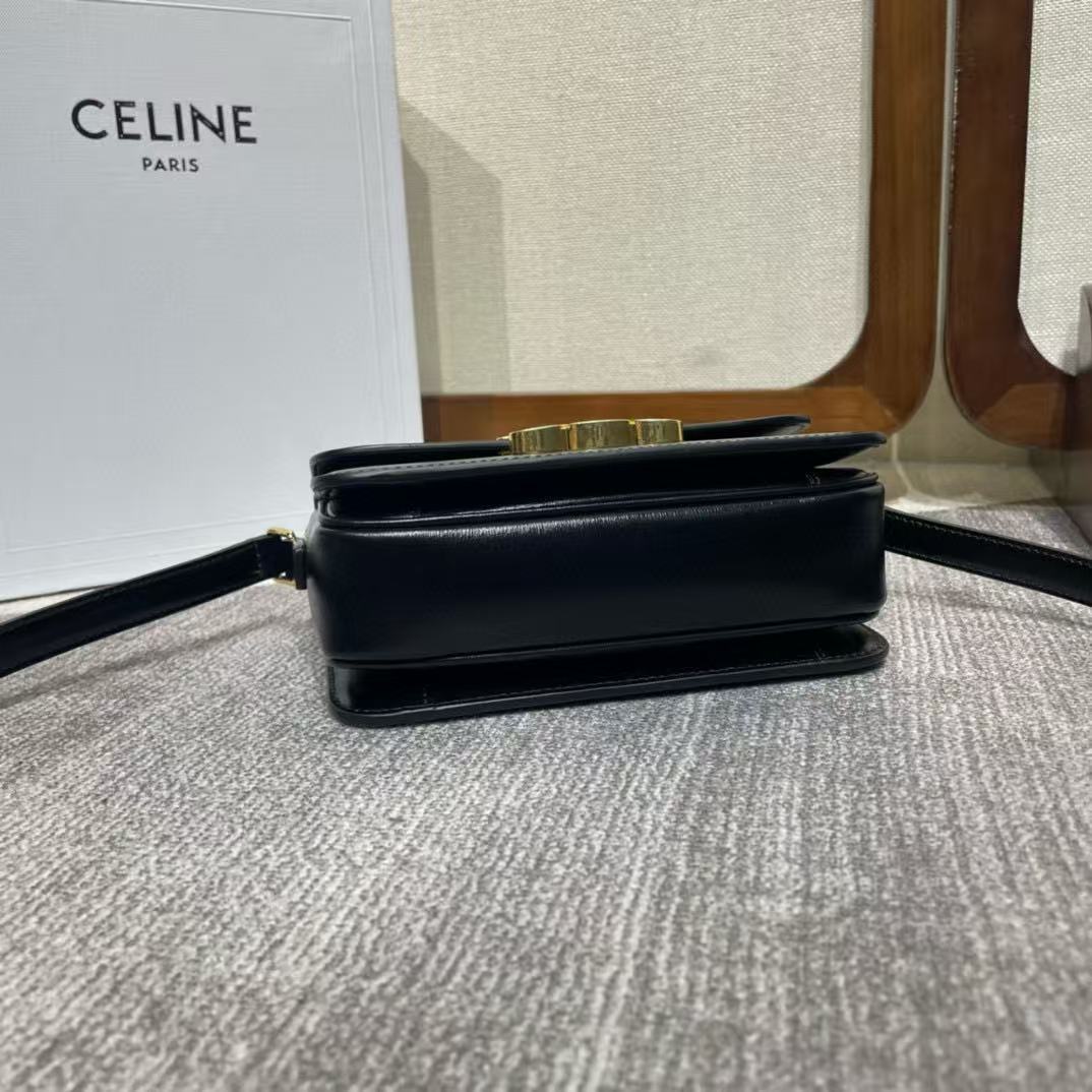 Celine Teen Triomphe Bag in Shiny Calfskin Black（188423BF4-38NO）